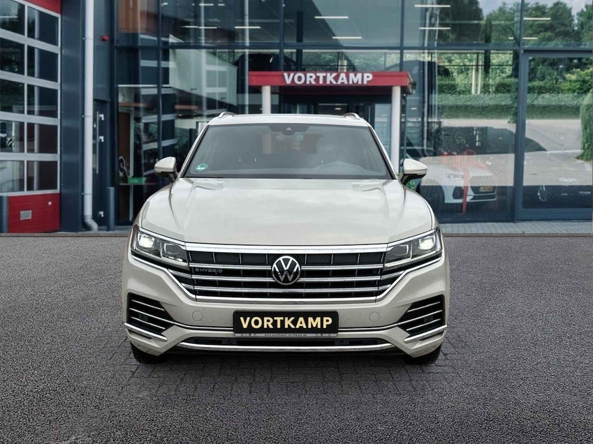 VOLKSWAGEN Touareg 3.0 TSI DSG ELEGANCE 4MOTION EHYBRID PANO-DAK/TREKHAAK/CAMERA/LE - 2/25