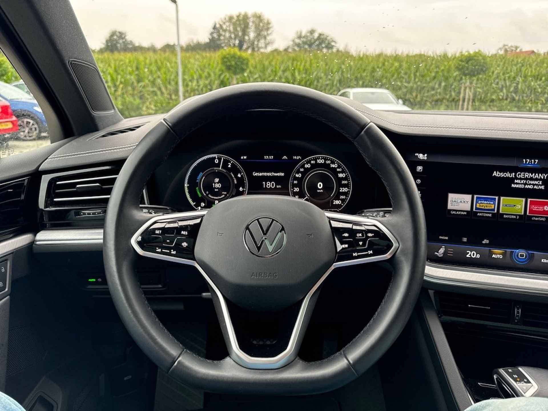 VOLKSWAGEN Touareg 3.0 TSI DSG ELEGANCE 4MOTION EHYBRID PANO-DAK/TREKHAAK/CAMERA/LE - 13/25