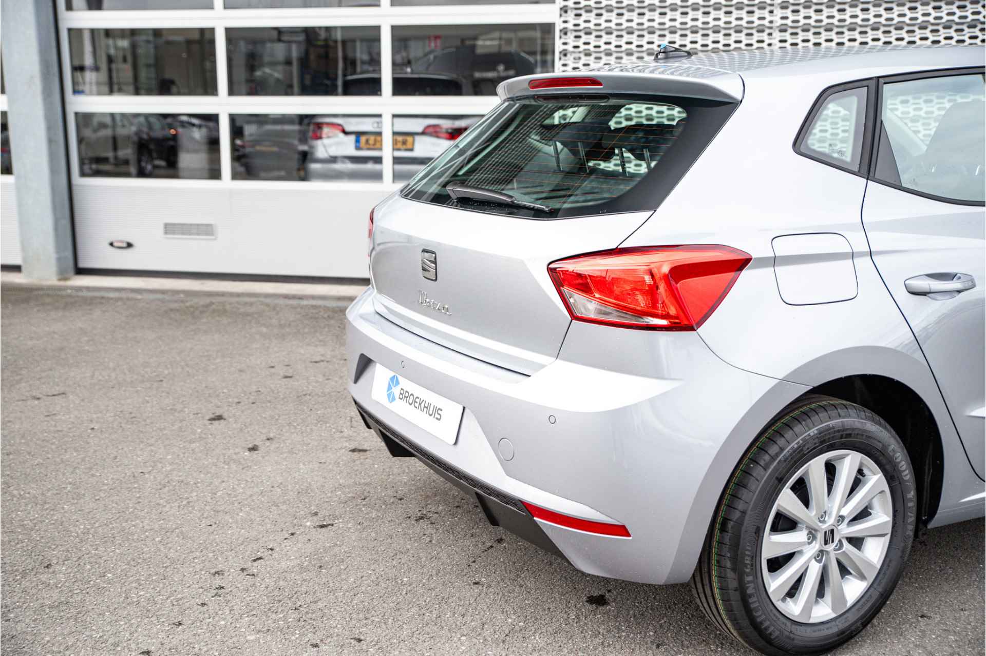 SEAT Ibiza 1.0 TSI Style | Private lease vanaf 349,- P/M !! - 19/32