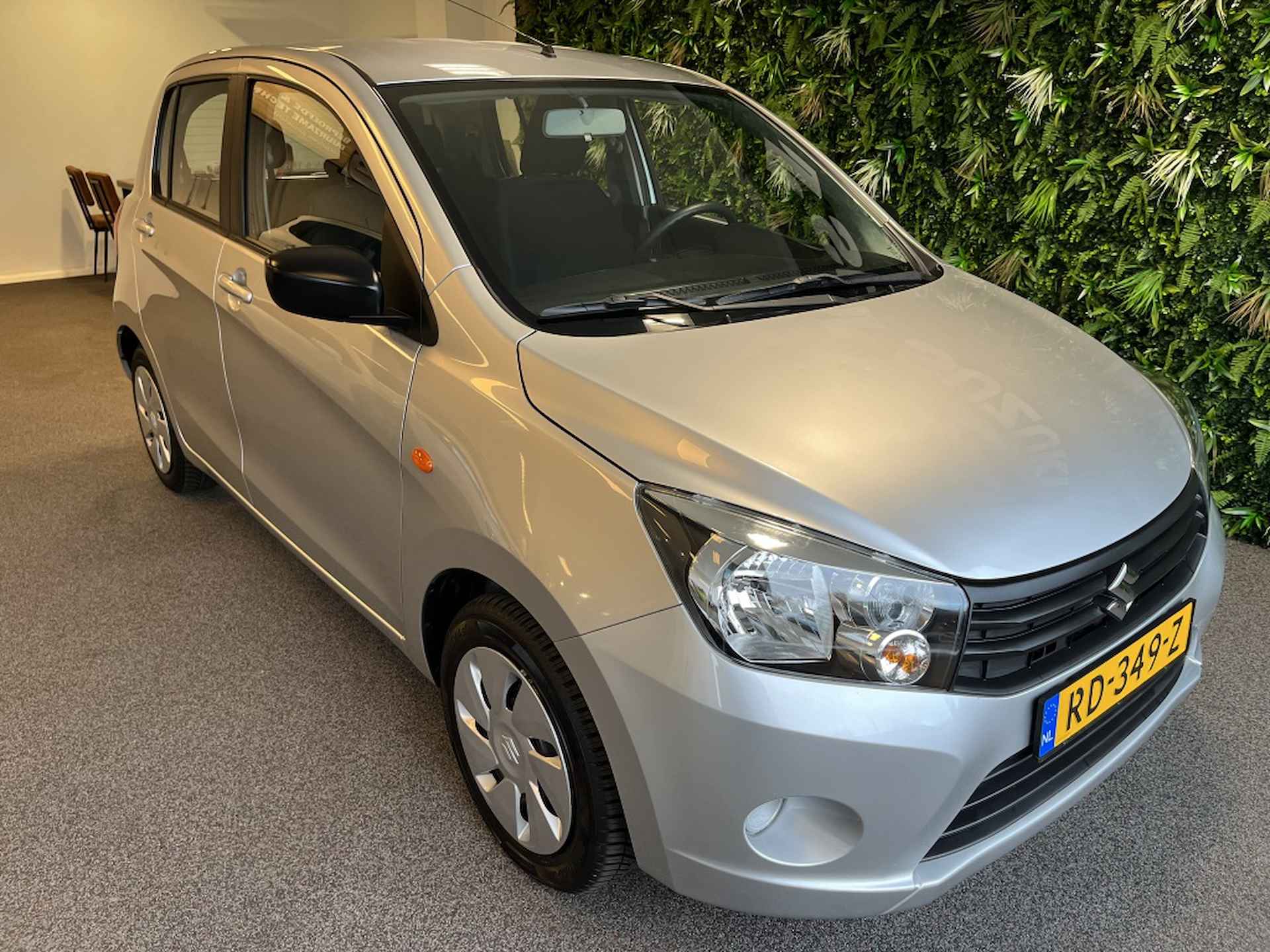 Suzuki Celerio 1.0 Comfort AIRCO Handsfree 1.0 Comfort - 2/19