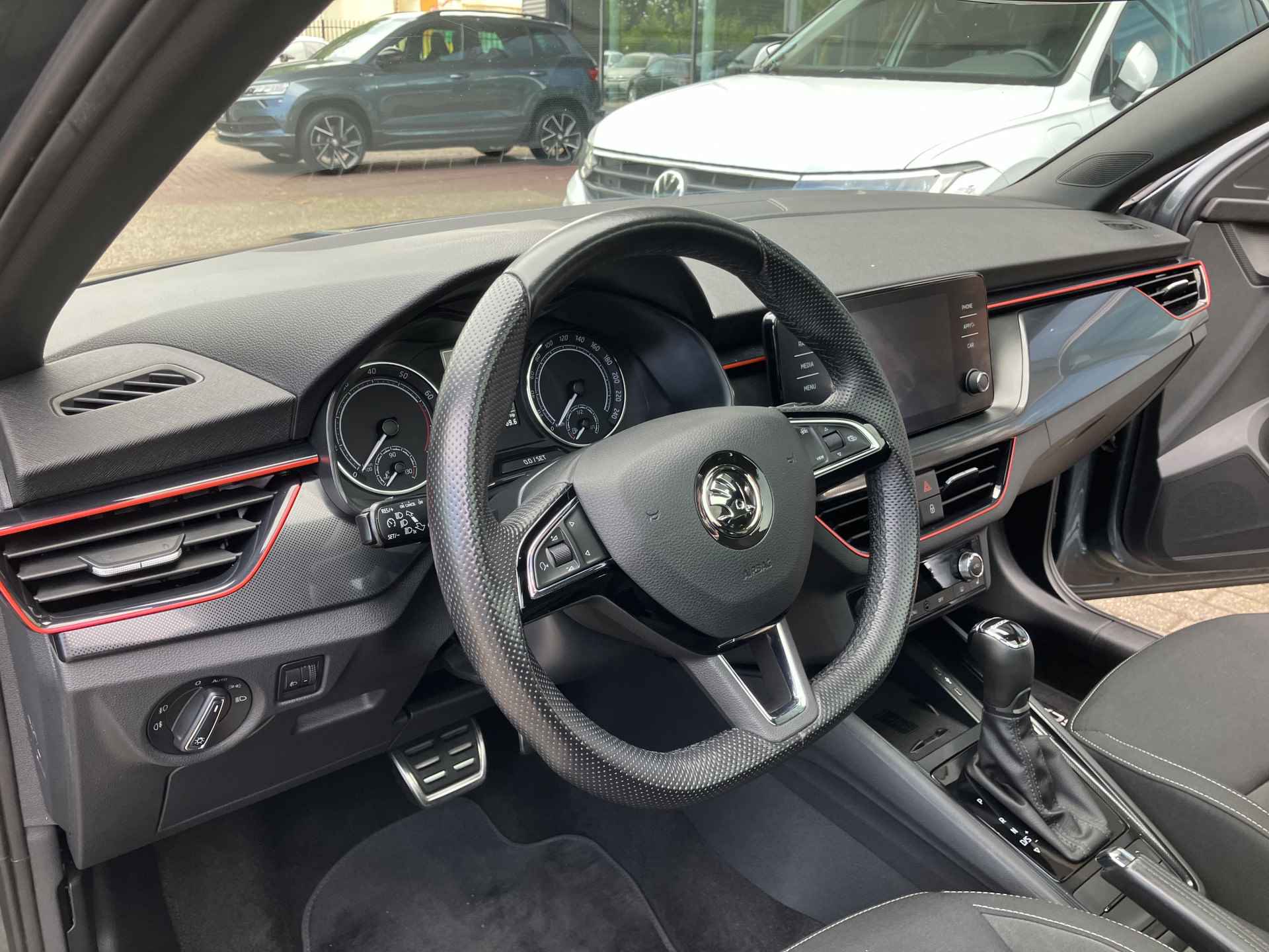 Škoda Scala 1.5 TSI 150pk DSG Sport Business / Panoramadak / LED / Clima / App-Connect / PDC A / 18" LMV / Metallic - 6/18