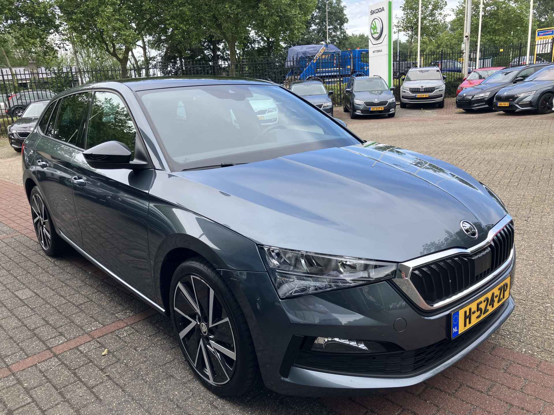 Škoda Scala 1.5 TSI 150pk DSG Sport Business / Panoramadak / LED / Clima / App-Connect / PDC A / 18" LMV / Metallic - 12/18