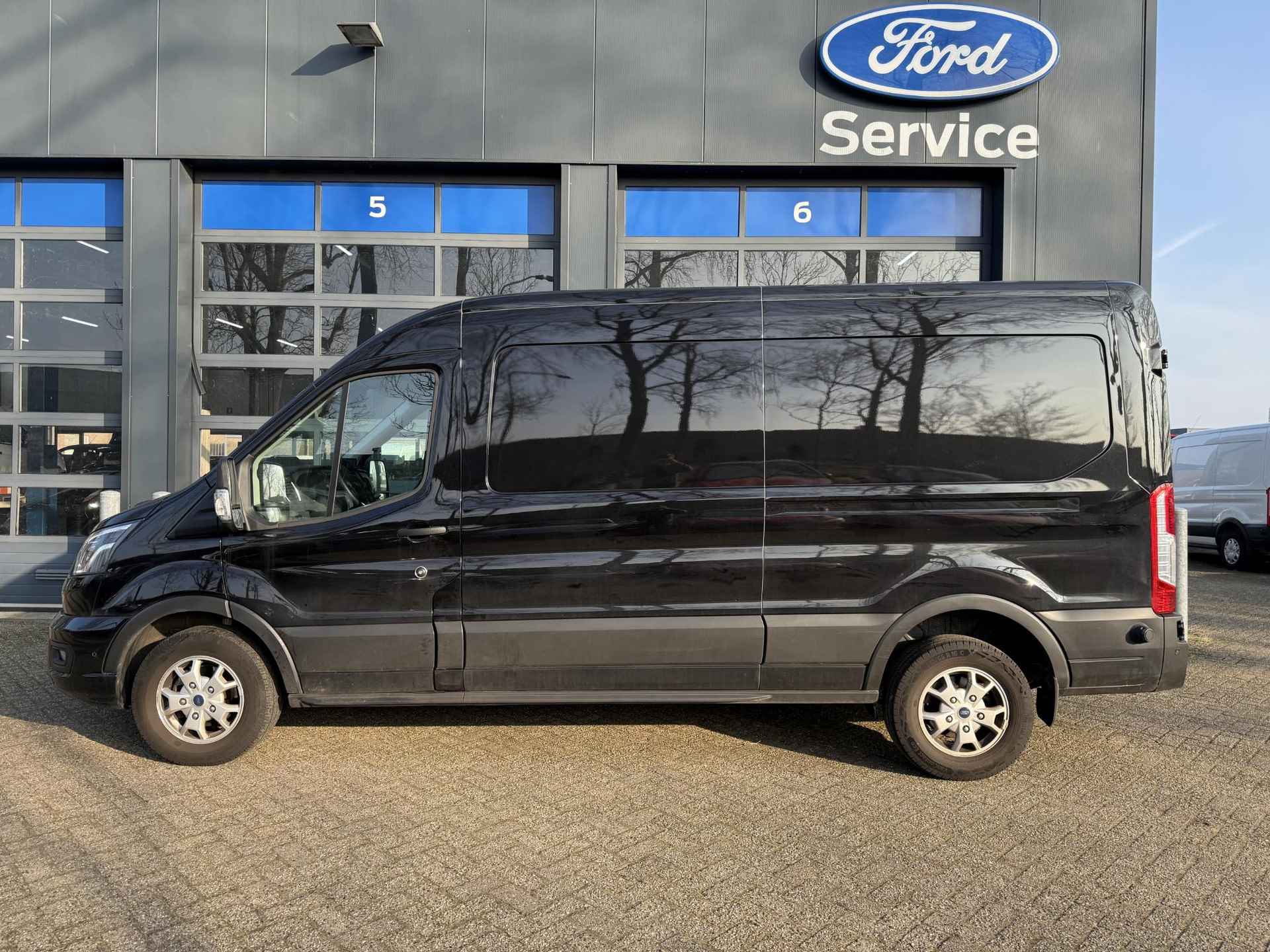 Ford Transit 350 2.0 TDCI L3H2 Limited - 3/18