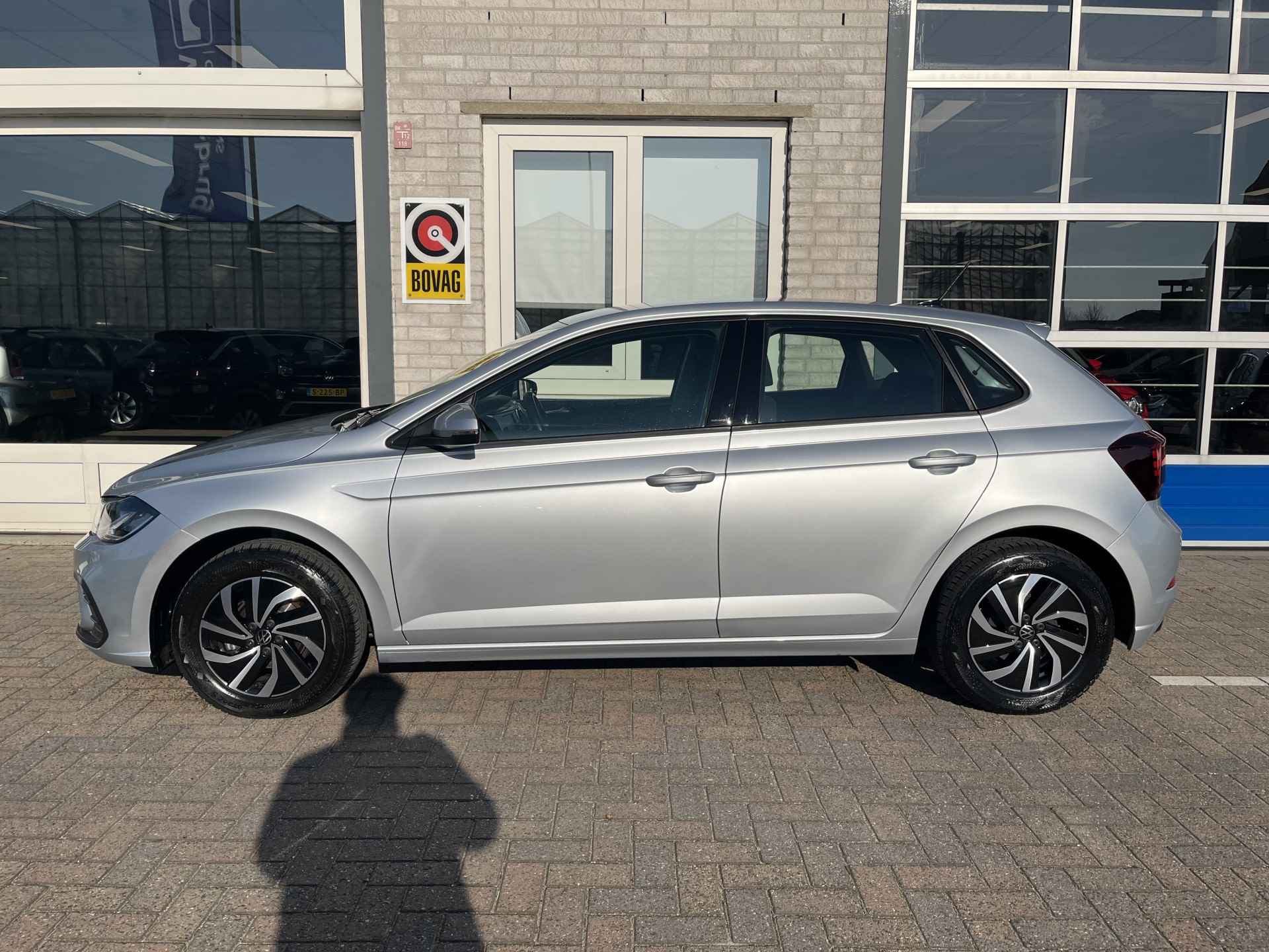 Volkswagen Polo 1.0 TSI Life / GARANTIE TM 10-2026/ DIGITAL DASH/ ADAPT. CRUISE/ DAB/ APP-CONNECT/ PARK. SENSOREN V&A/ AIRCO - 3/36