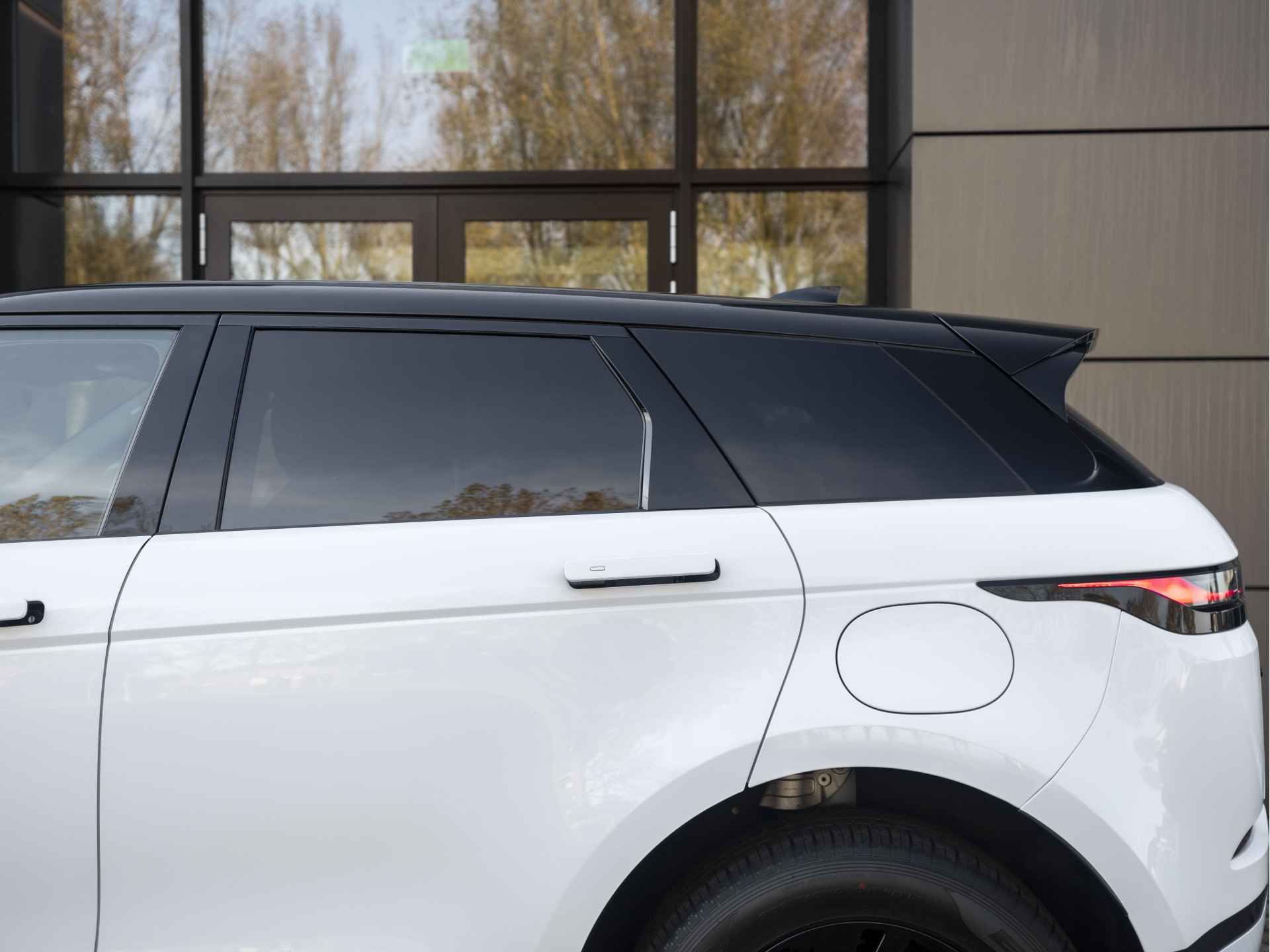 Land Rover Range Rover Evoque P270e PHEV AWD S Limited Edition | € 5.793 VOORDEEL | Elektrische Trekhaak | Black Pack | Red Brake Calipers - 9/53