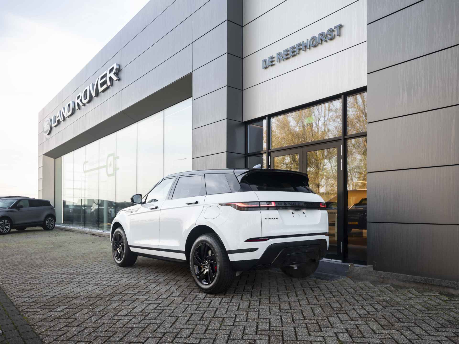 Land Rover Range Rover Evoque P270e PHEV AWD S Limited Edition | € 5.793 VOORDEEL | Elektrische Trekhaak | Black Pack | Red Brake Calipers - 11/53