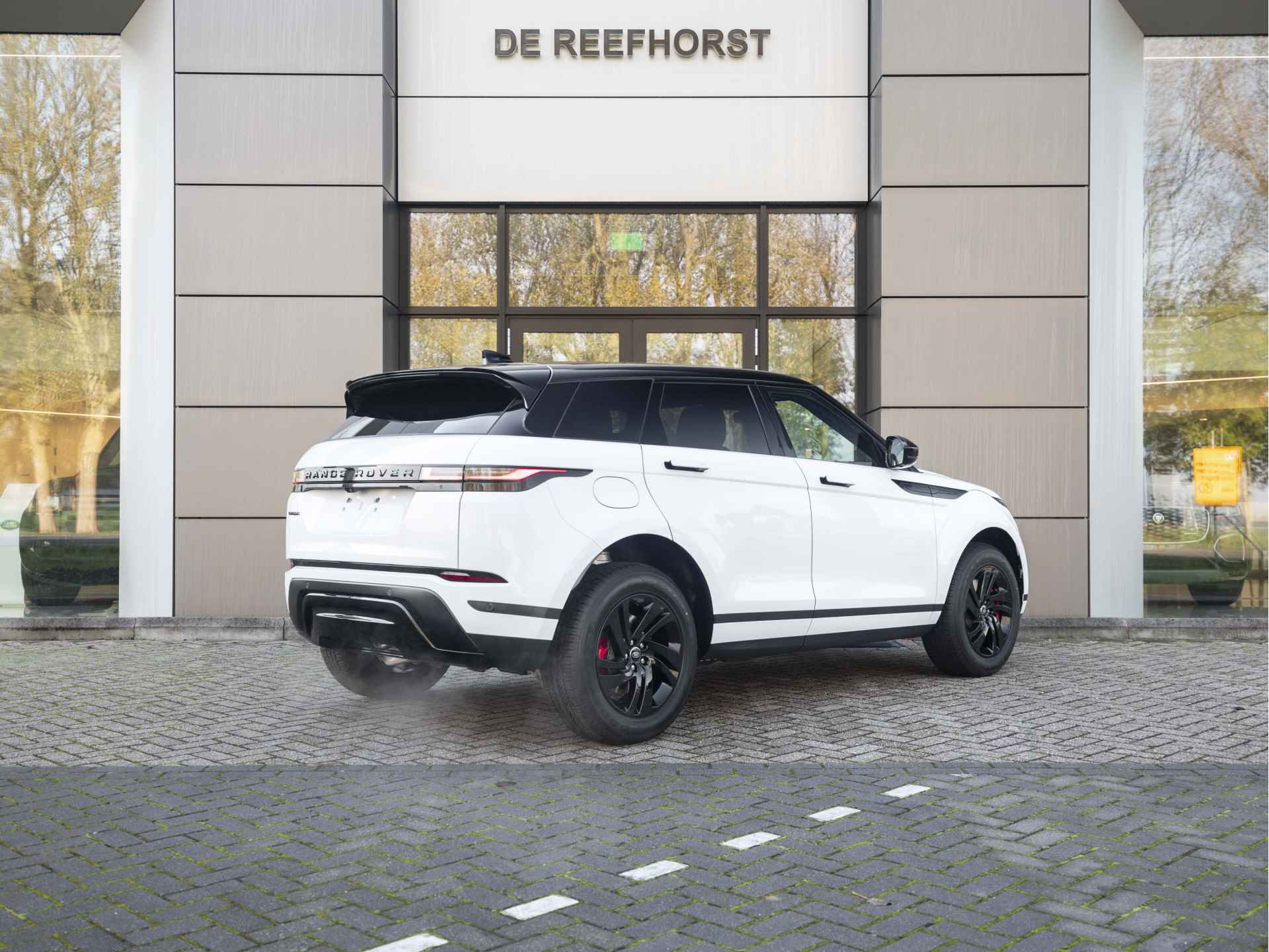 Land Rover Range Rover Evoque P270e PHEV AWD S Limited Edition | € 5.793 VOORDEEL | Elektrische Trekhaak | Black Pack | Red Brake Calipers - 13/53