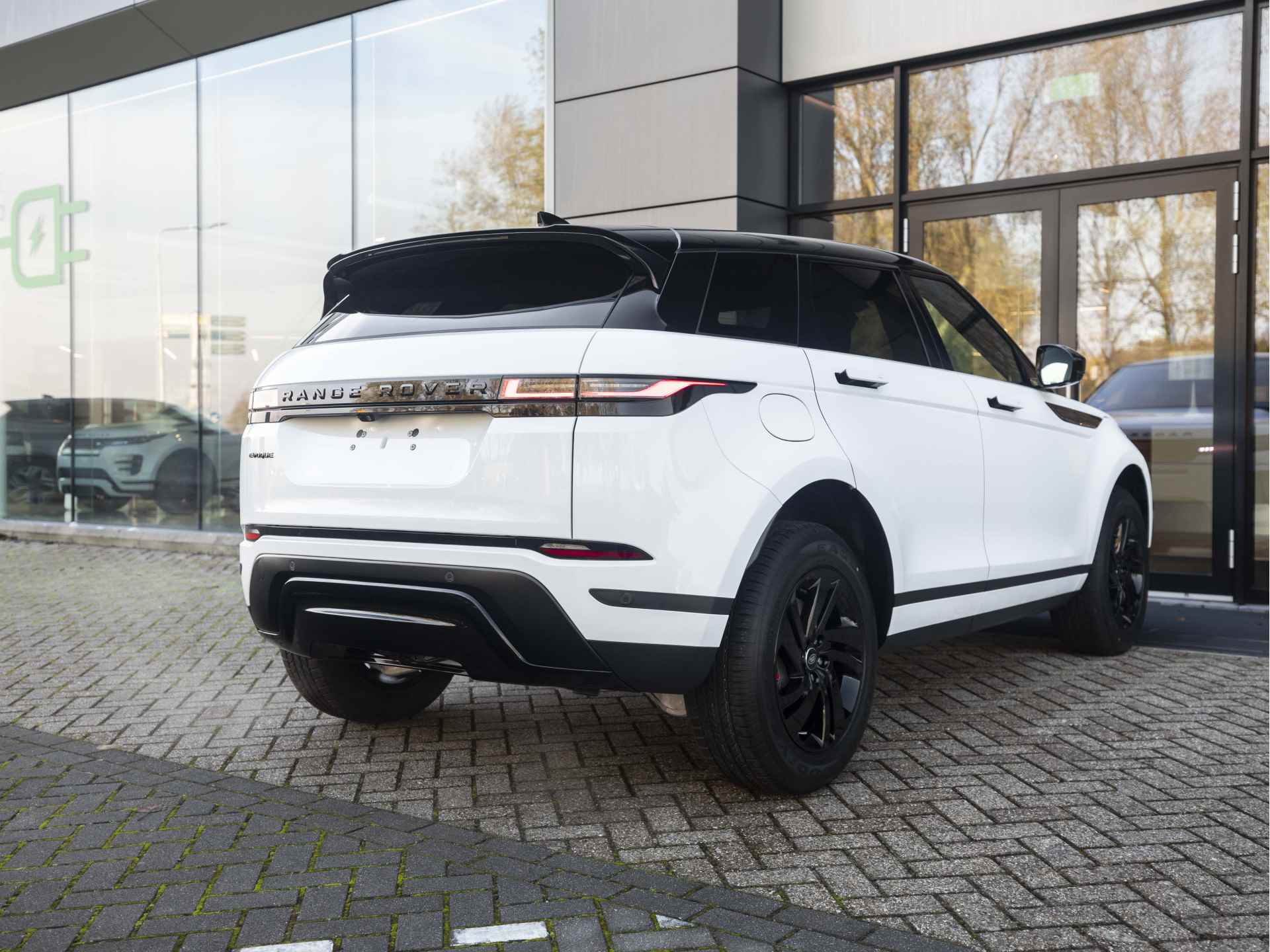 Land Rover Range Rover Evoque P270e PHEV AWD S Limited Edition | € 5.793 VOORDEEL | Elektrische Trekhaak | Black Pack | Red Brake Calipers - 15/53