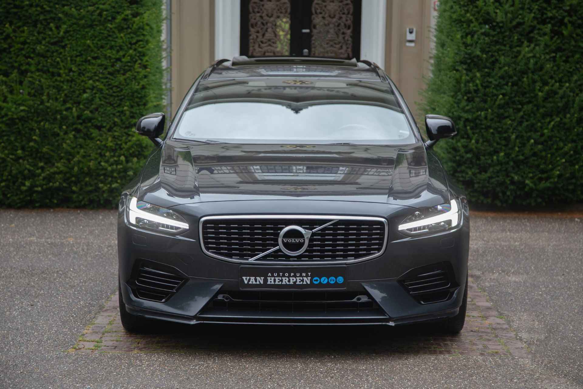 Volvo V90 2.0 T8 AWD R-Design Pano | HUD | Camera | Pilot Pack | Nieuwstaat - 7/63