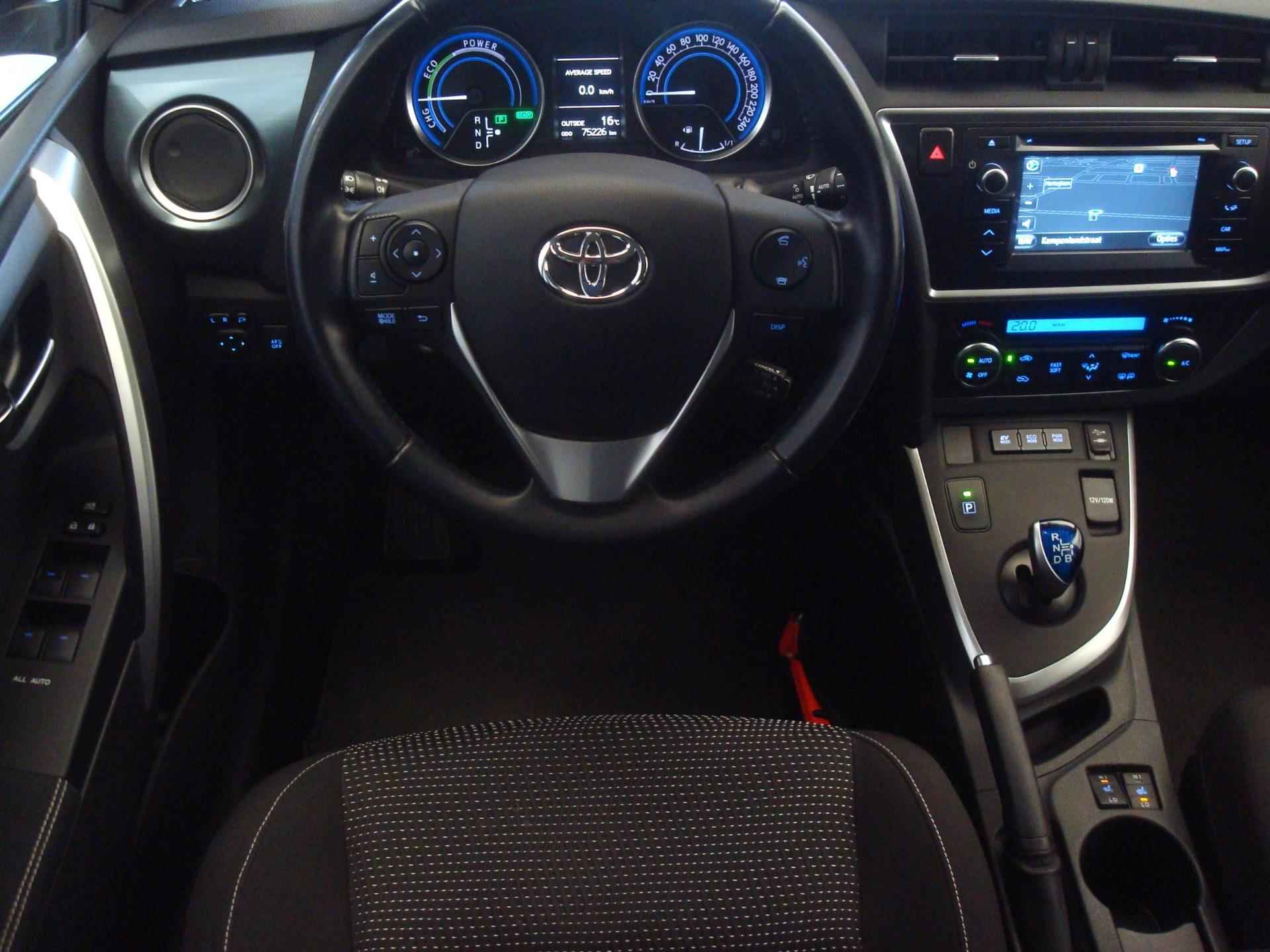 Toyota Auris HYBRID 1.8 136pk 75dkm! AC+ECC|Cruise|Panodak|Park.Assist|Afn.Trekhaak - 40/67