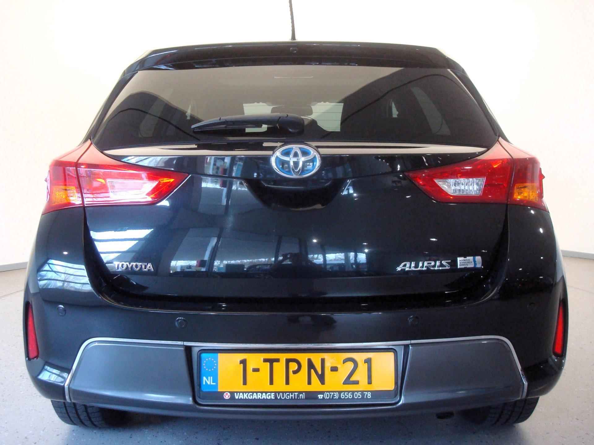Toyota Auris HYBRID 1.8 136pk 75dkm! AC+ECC|Cruise|Panodak|Park.Assist|Afn.Trekhaak - 64/67