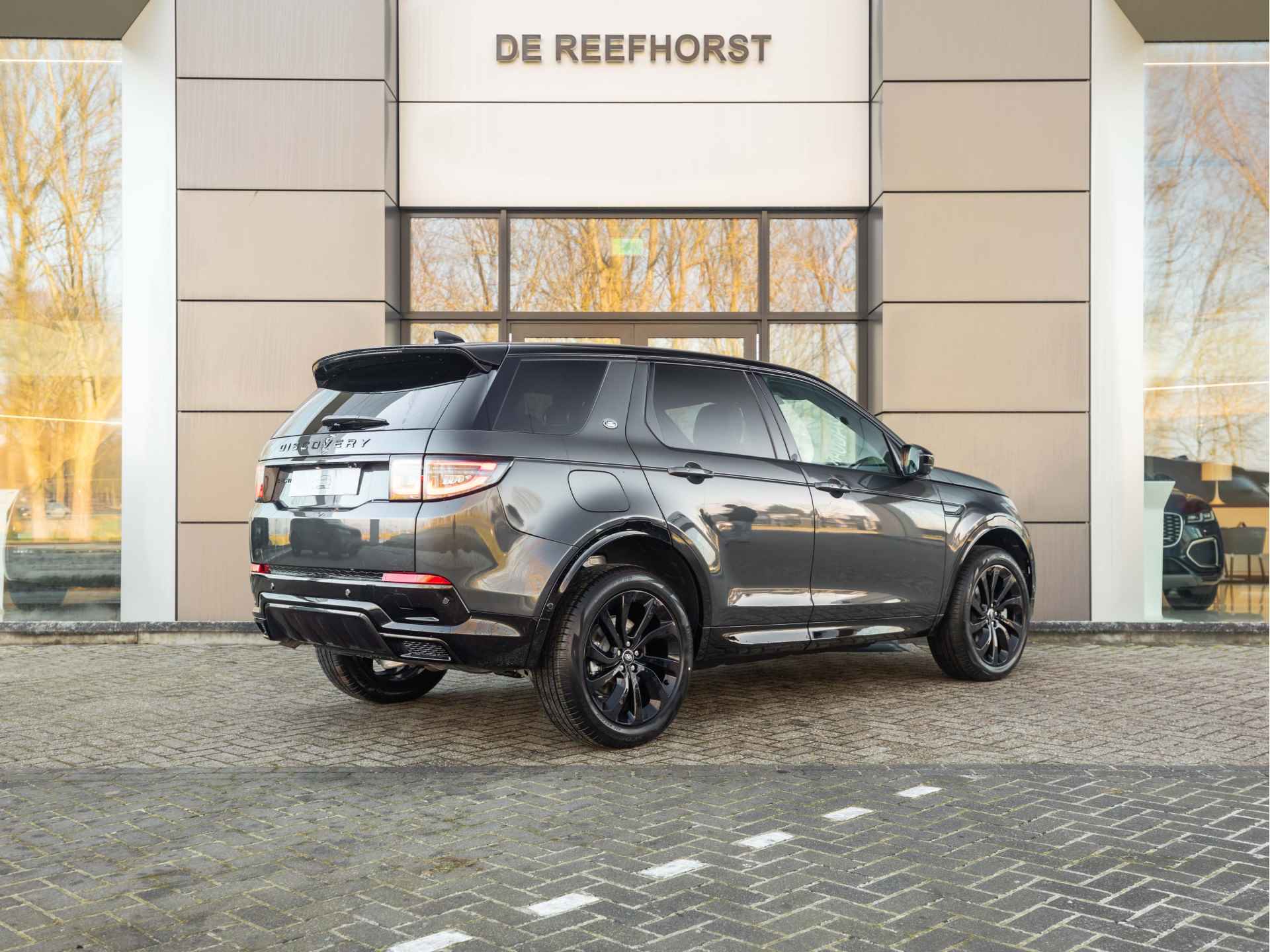 Land Rover Discovery Sport P270e PHEV Dynamic Edition | Light Oyster | Meridian Surround | Driver Assist Pack | Cold Climate Pack - 7/58