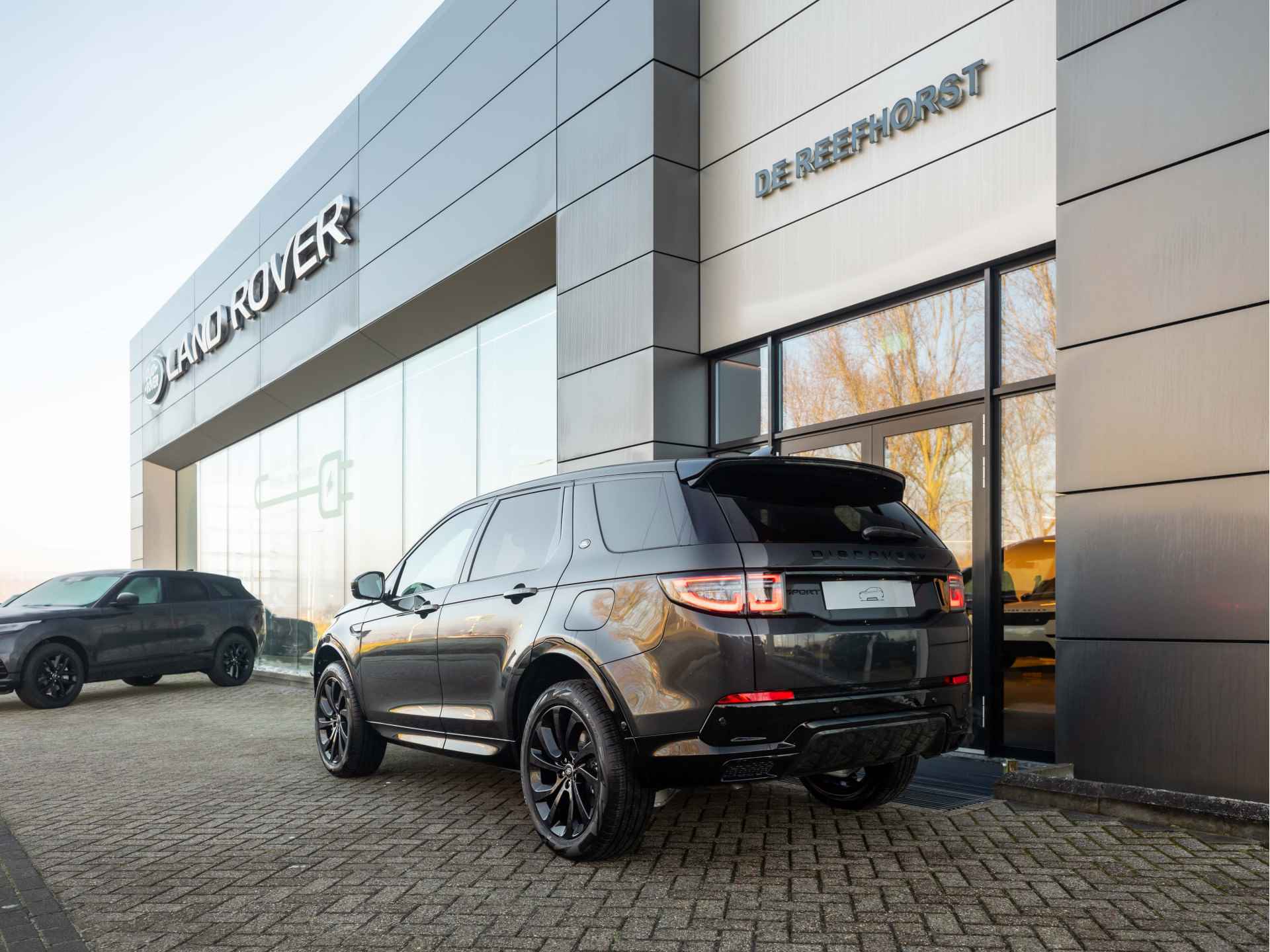 Land Rover Discovery Sport P270e PHEV Dynamic Edition | Light Oyster | Meridian Surround | Driver Assist Pack | Cold Climate Pack - 20/58