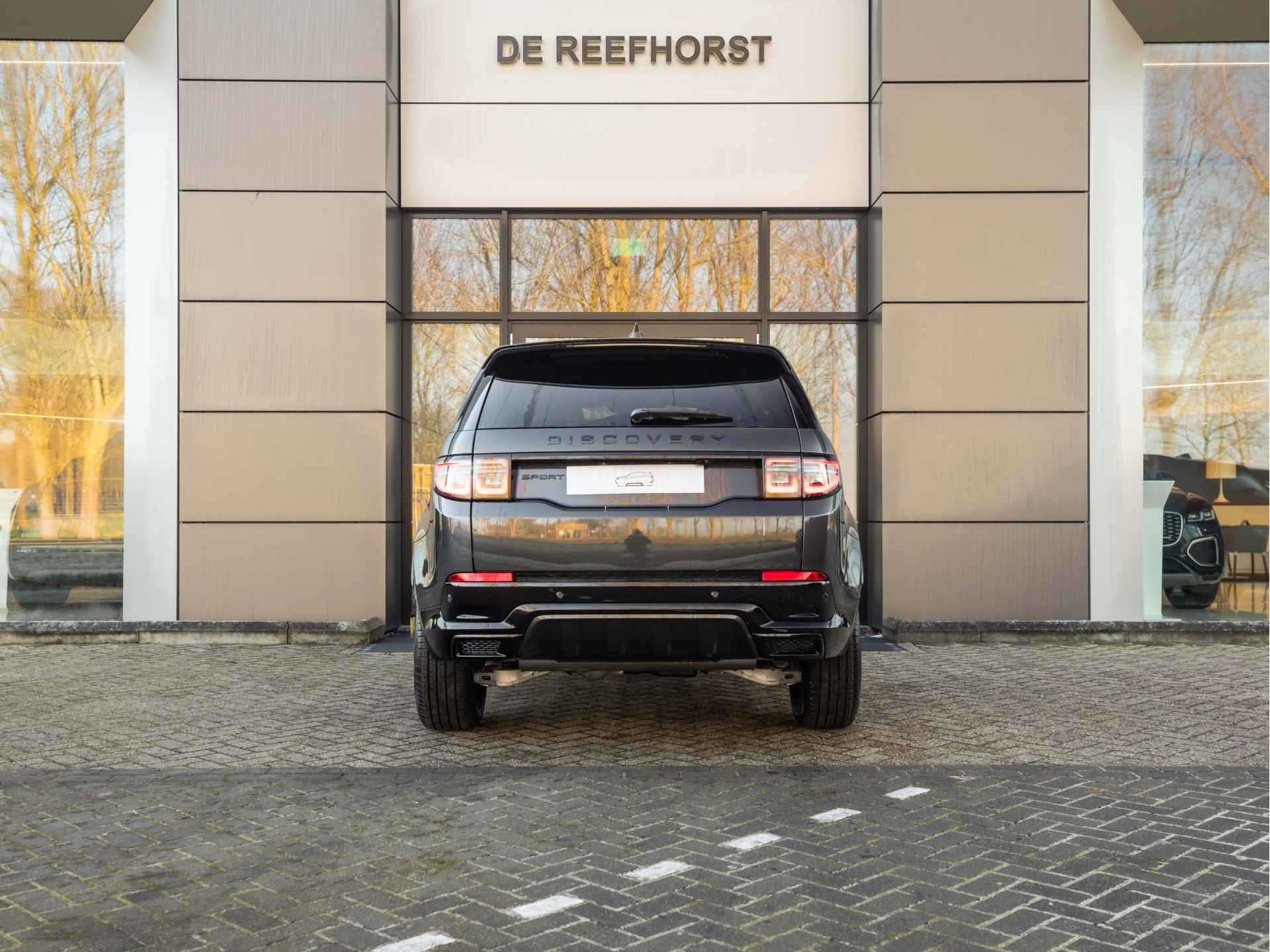 Land Rover Discovery Sport P270e PHEV Dynamic Edition | Light Oyster | Meridian Surround | Driver Assist Pack | Cold Climate Pack - 28/58