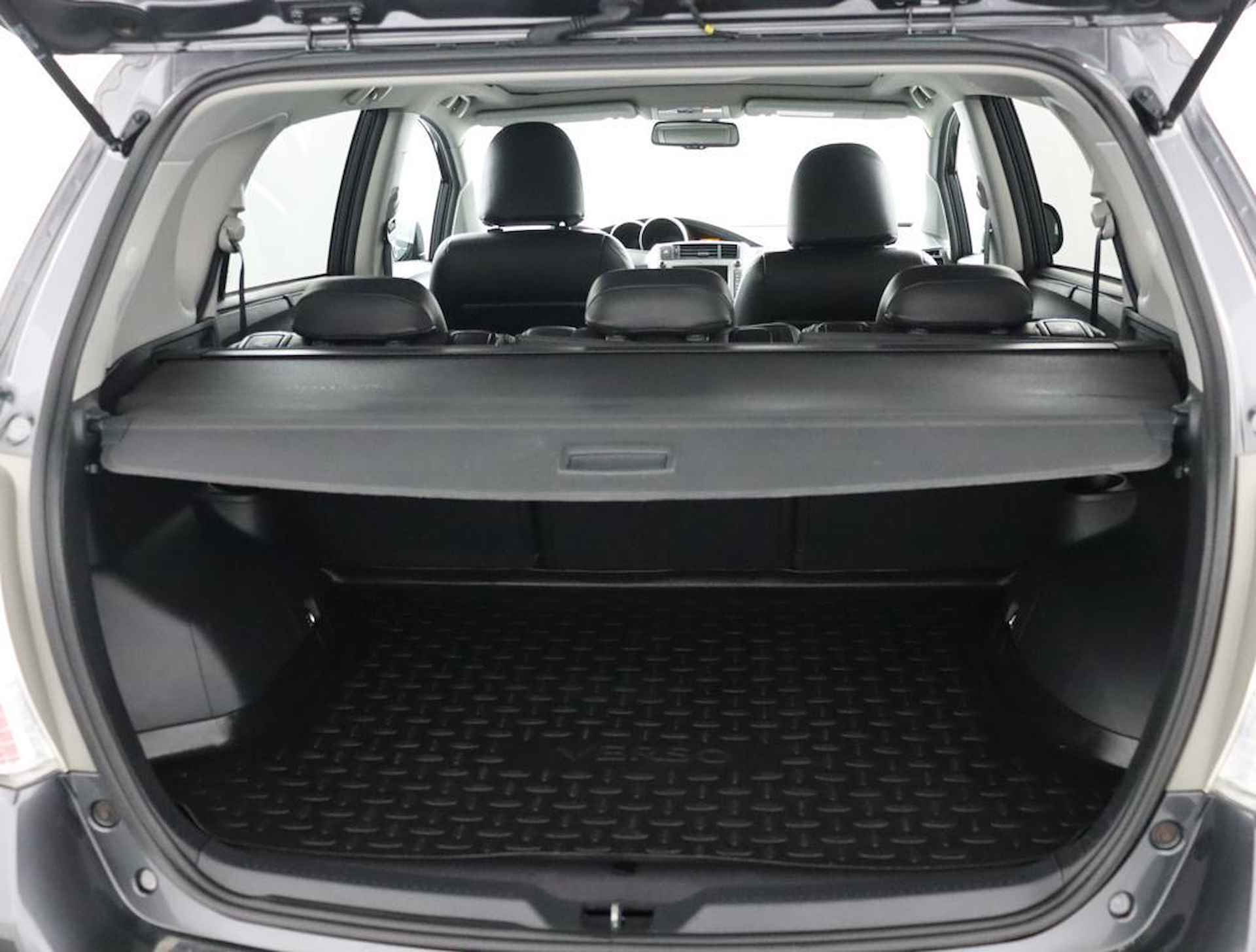 Toyota Verso 1.8 VVT-i Dynamic Business | Lederen bekleding | Stoelverwarming | Trekhaak | Panoramadak | - 49/53