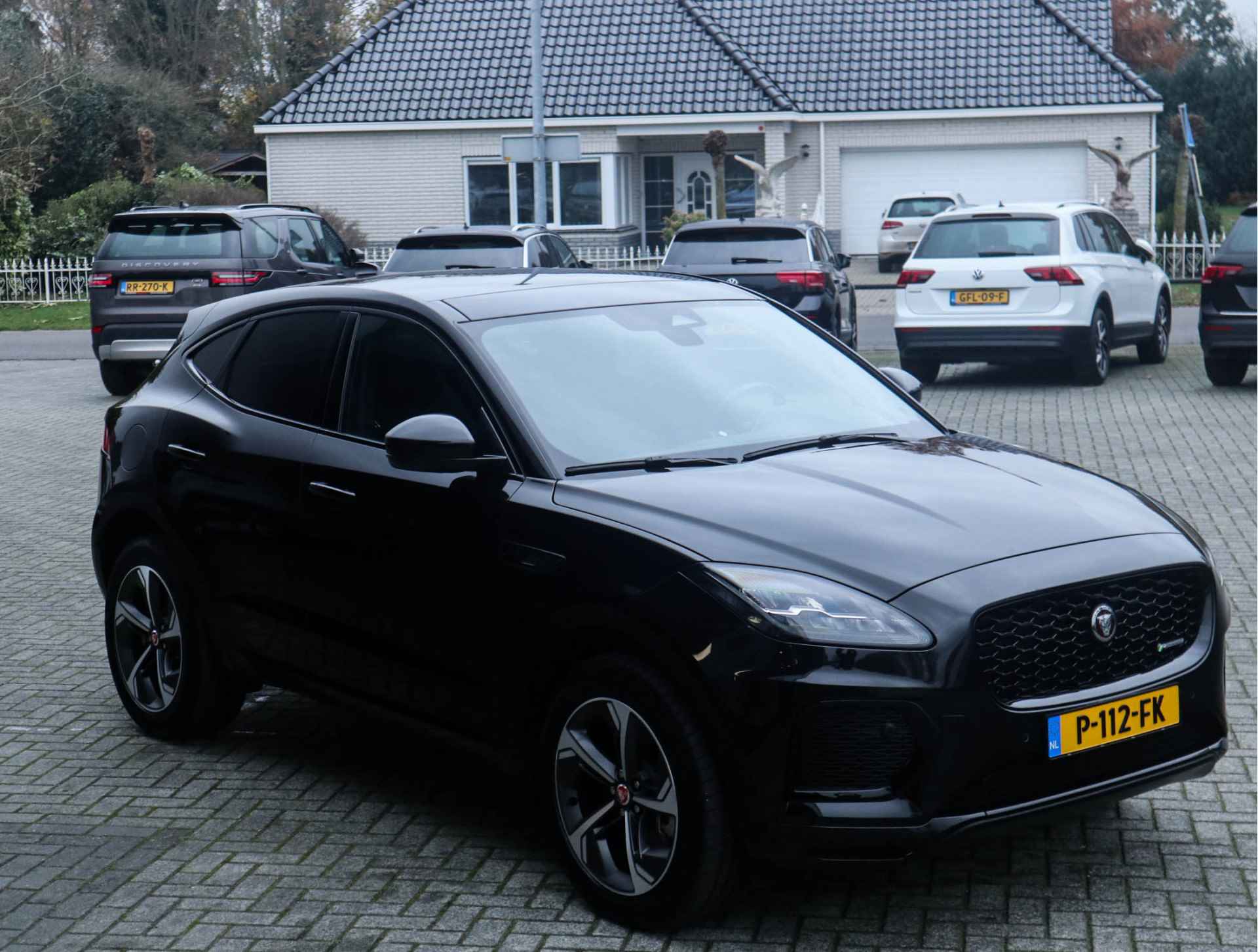 Jaguar E-Pace 1.5 P300e AWD R-Dynamic SE Navi/Clima/Cruise/Camera/Pano-Dak - 30/34