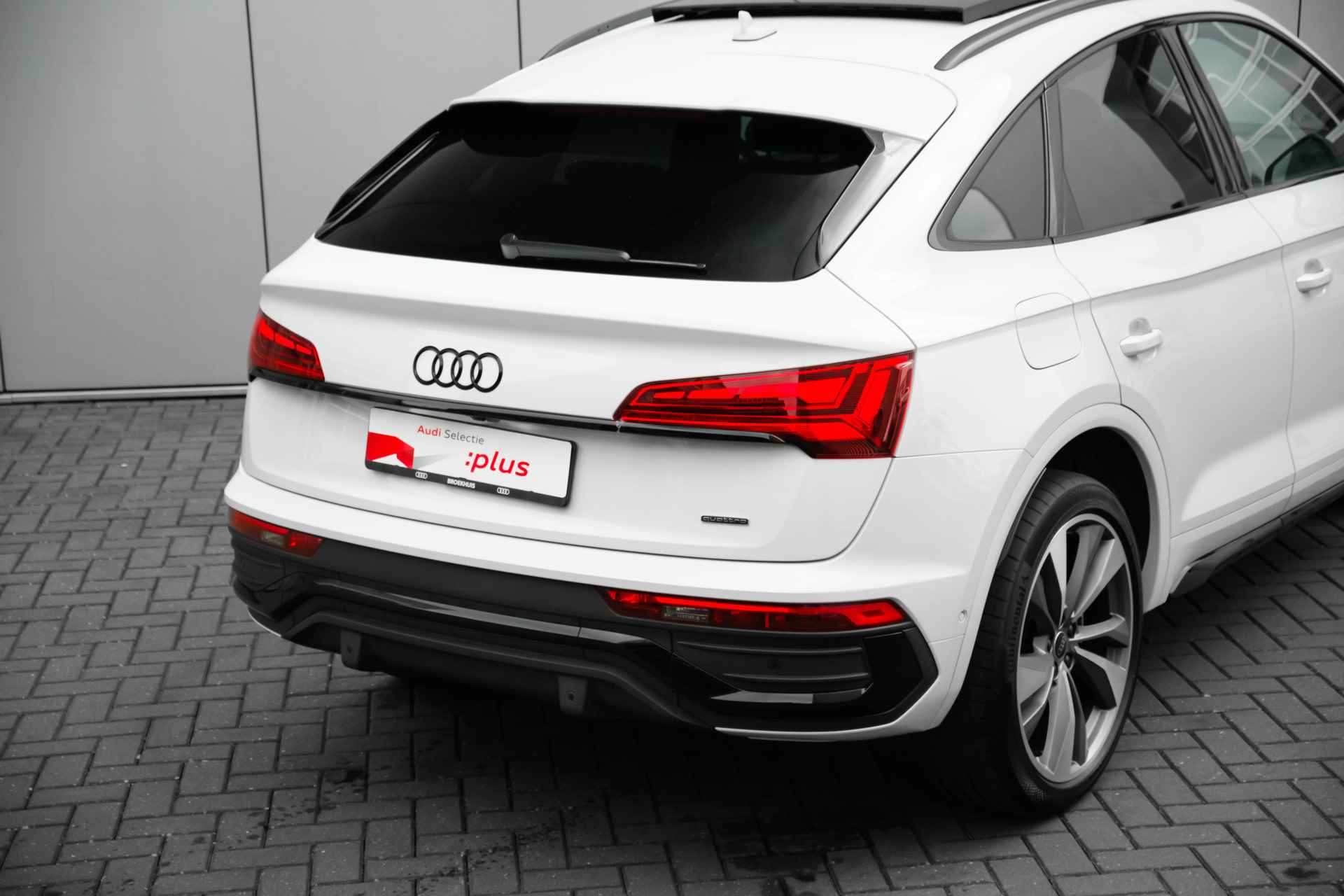 Audi Q5 Sportback 55 TFSI e S edition Competition 270 kW / 367 pk | Panoramadak | Assis. pakket City + Parking | Trekhaak | 360-camera | - 20/58