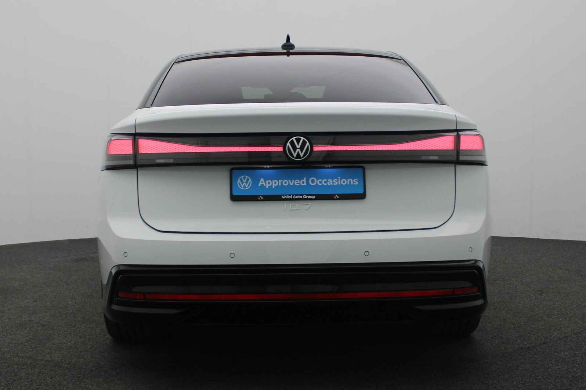 Volkswagen ID.7 286PK Pro Business 77 kWh | IQ Light | Geheugenstoelen | Harman/Kardon | Stoel-/achterbankverwarming | Adaptief onderstel | 360 Camera - 20/45