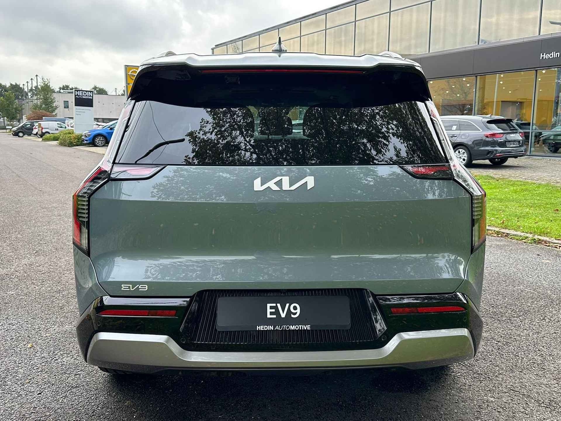 Kia EV9 Plus AWD 99.8 kWh ALLEEN BESCHIKBAAR VOOR PROEFRITTEN | NAVIGATIE | LEDER | ACHTERUITRIJCAMERA | LICHTMETALEN VELGEN - 39/46