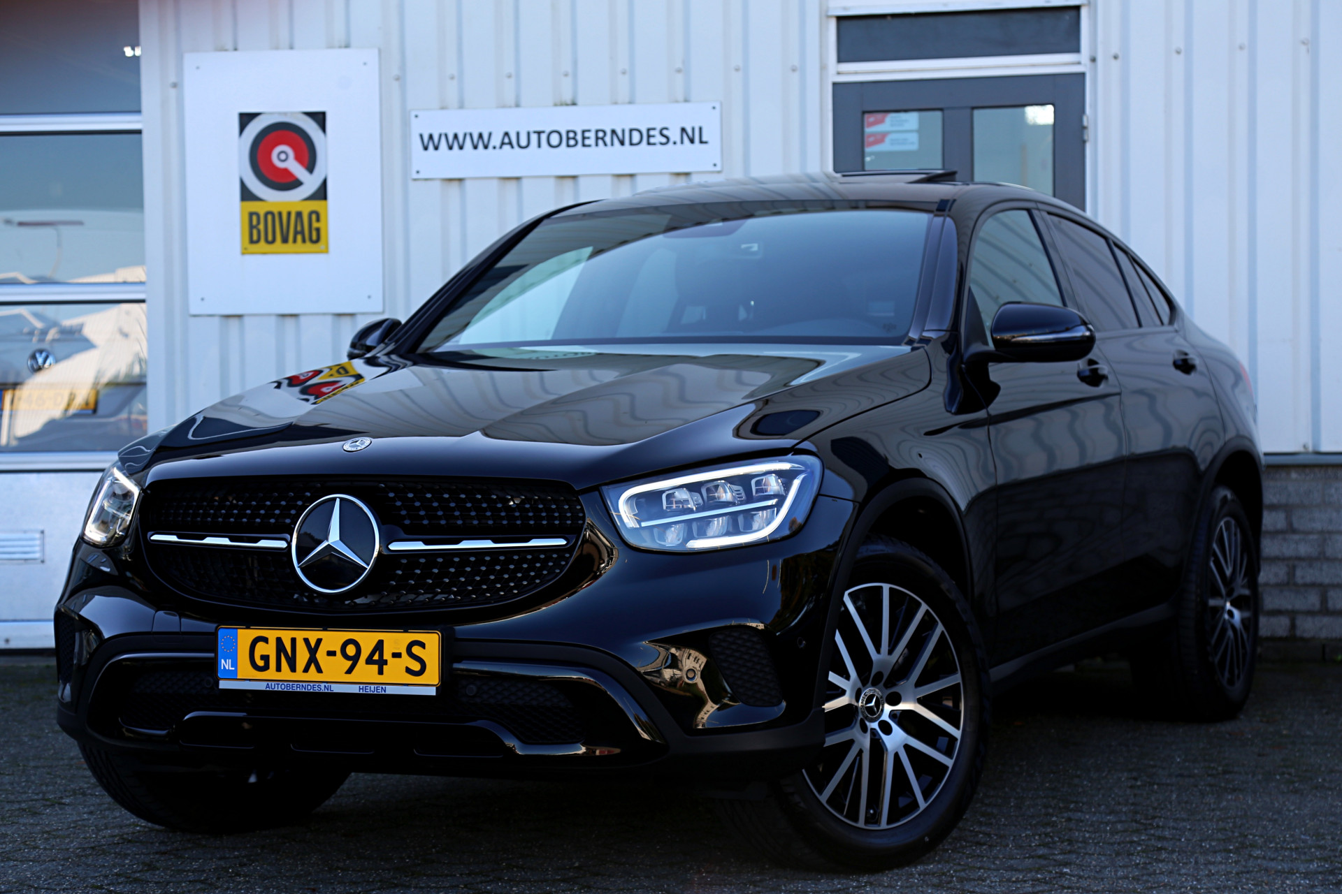 Mercedes-Benz GLC Coupé 300e 4MATIC Plug in Hybride 9G-Aut.*BTW*Perfect Onderh.*1ste Eig*Dak/Night pakket/Stoelverw./Camera/Standkachel/Navi/LED/X