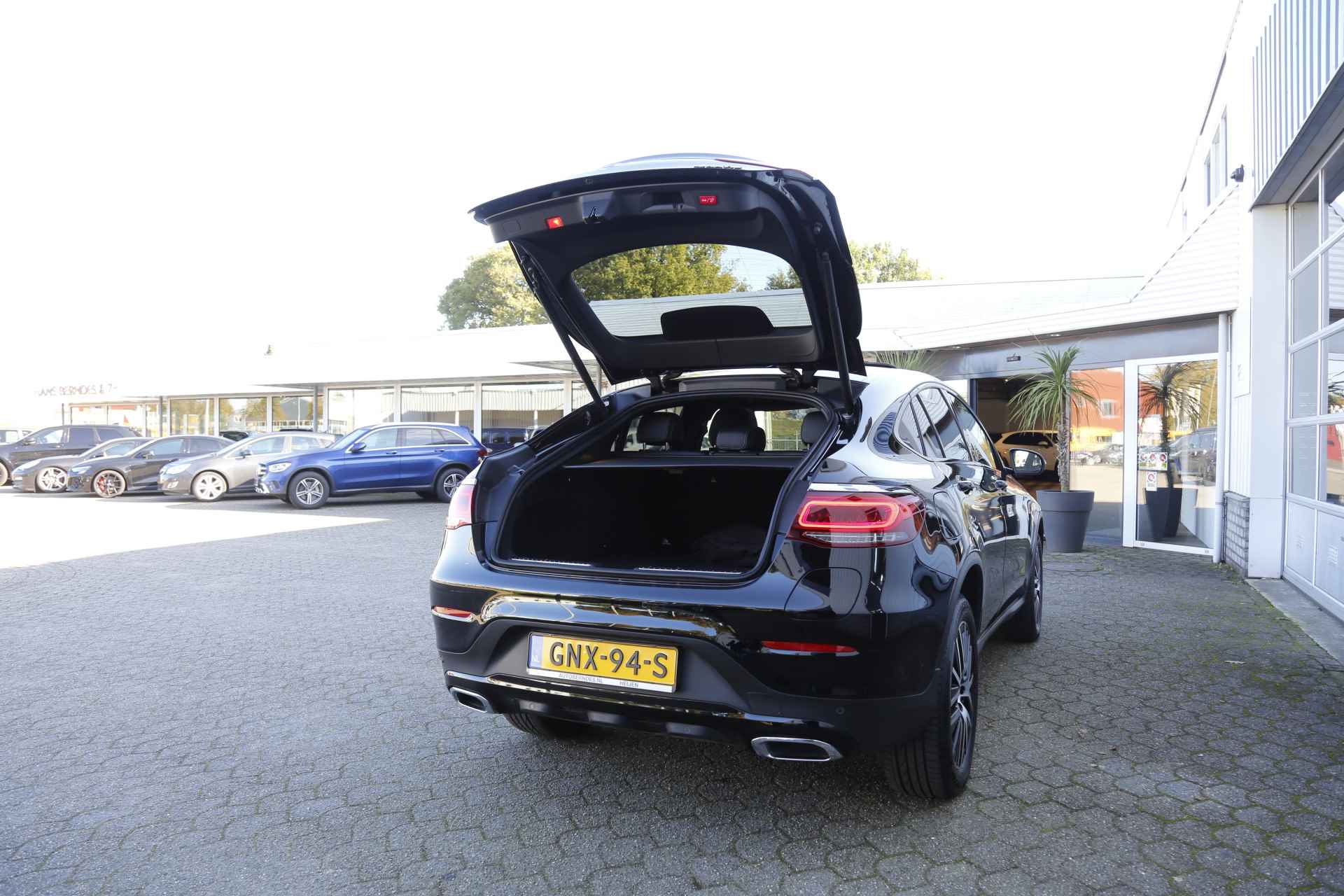 Mercedes-Benz GLC Coupé 300e 4MATIC Plug in Hybride 9G-Aut.*BTW*Perfect Onderh.*1ste Eig*Dak/Night pakket/Stoelverw./Camera/Standkachel/Navi/LED/X - 30/57