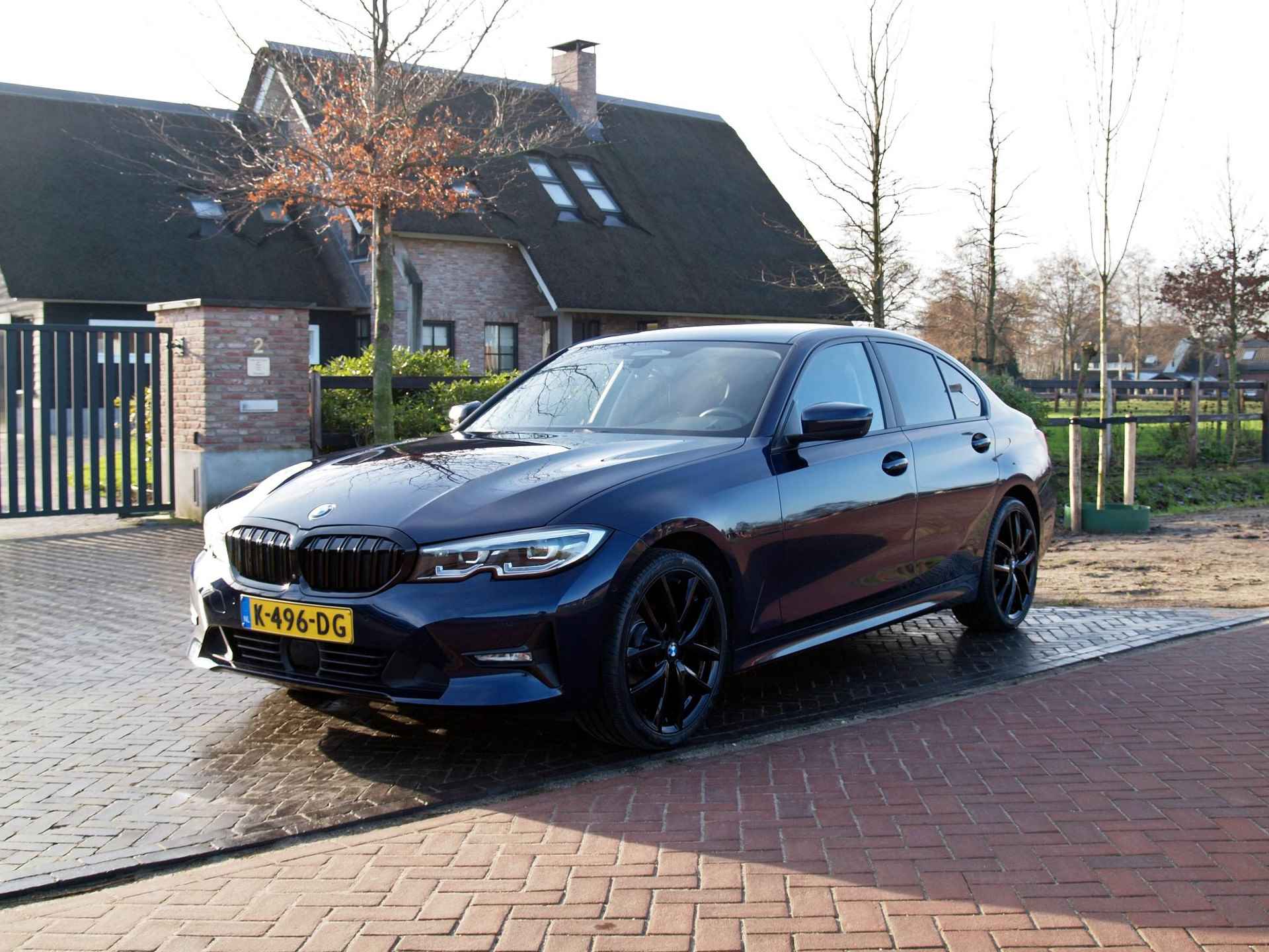 BMW 3-serie 318i High Executive Edition | Apple Carplay | 360 Camera | Cruise Control | Leer | Black Optic | NL-auto | - 6/32