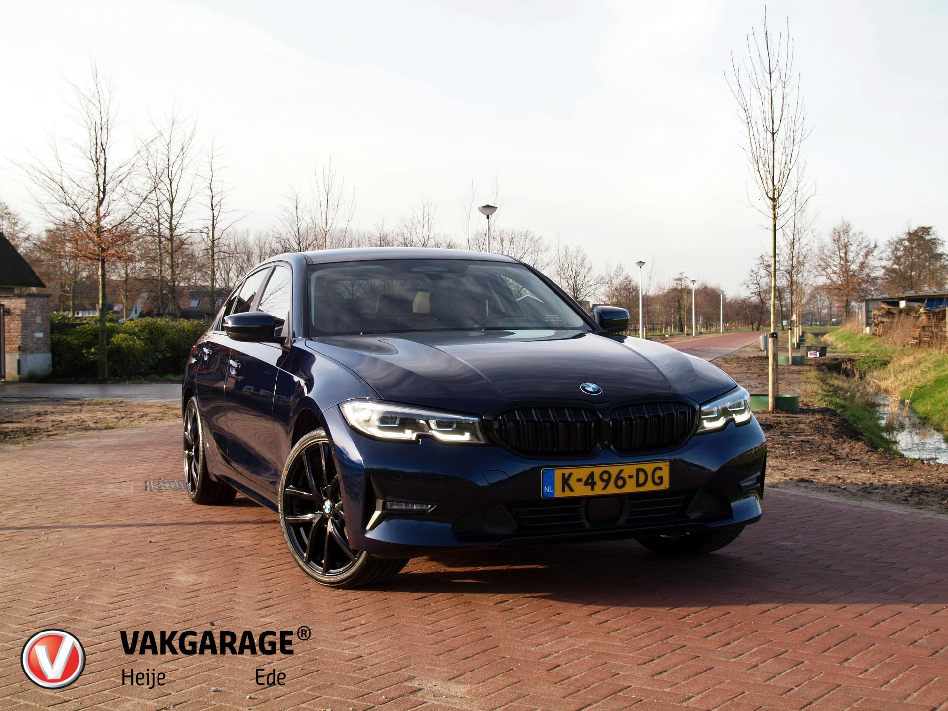 BMW 3-serie 318i High Executive Edition | Apple Carplay | 360 Camera | Cruise Control | Leer | Black Optic | NL-auto |