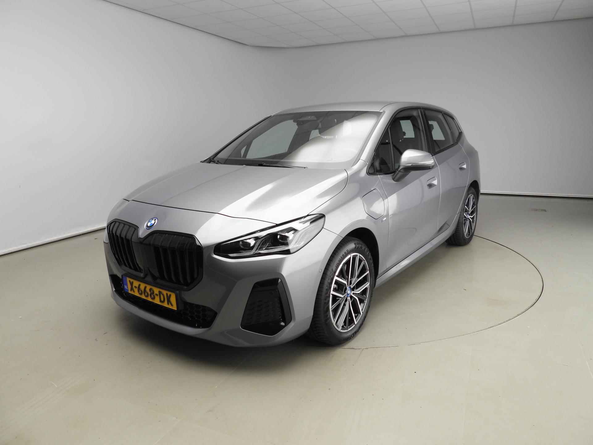 BMW 2 Serie Active Tourer 230e xDrive | M-Sportpakket | LED | Leder | HUD | Trekhaak | Stoelverwarming | DAB | Alu 18 inch | Showroom Sale - 36/39