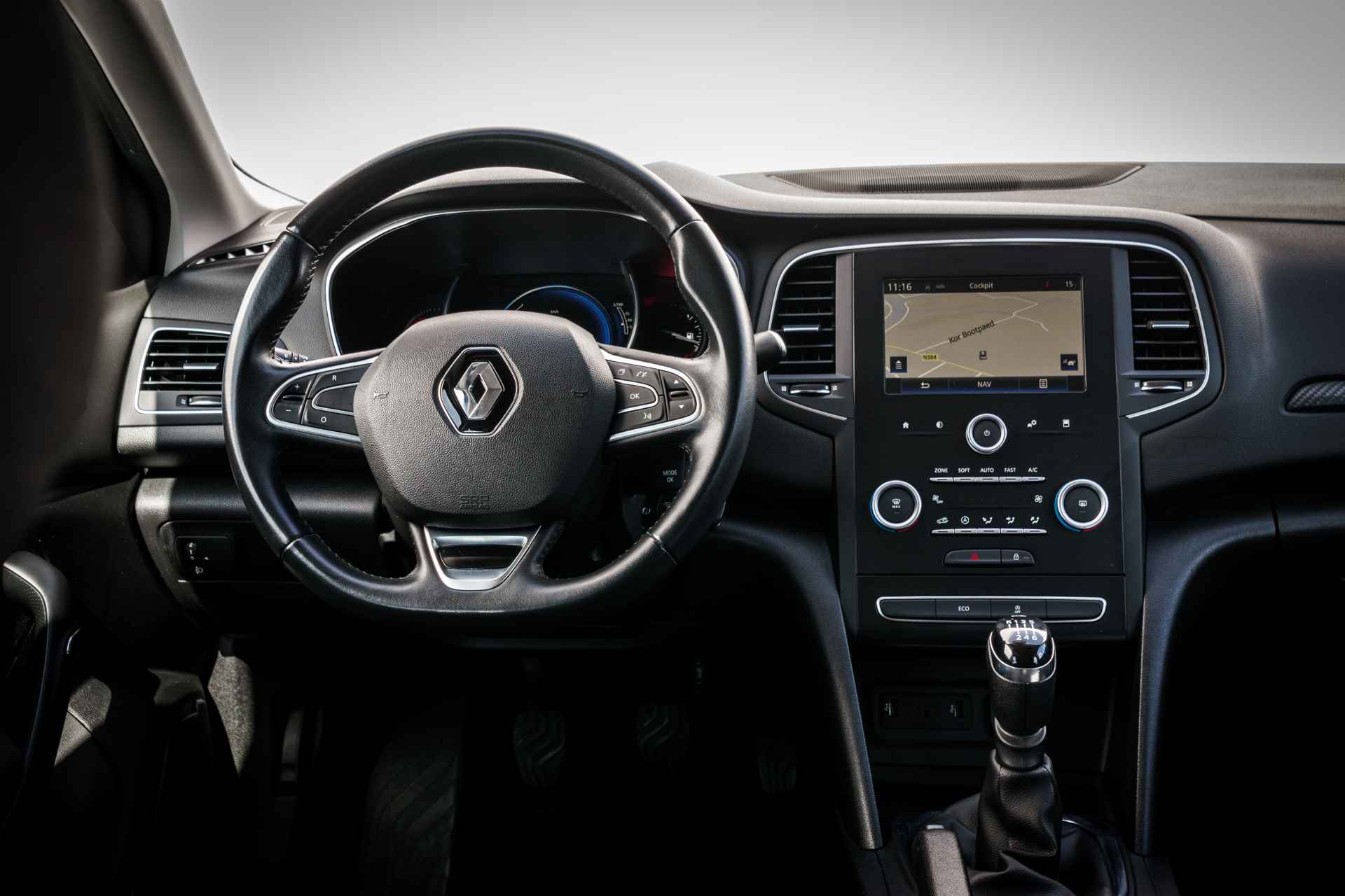 Renault Mégane 1.2 TCe Limited | Sportstoelen | 17 inch LMV | PDC | Navigatie - 6/36