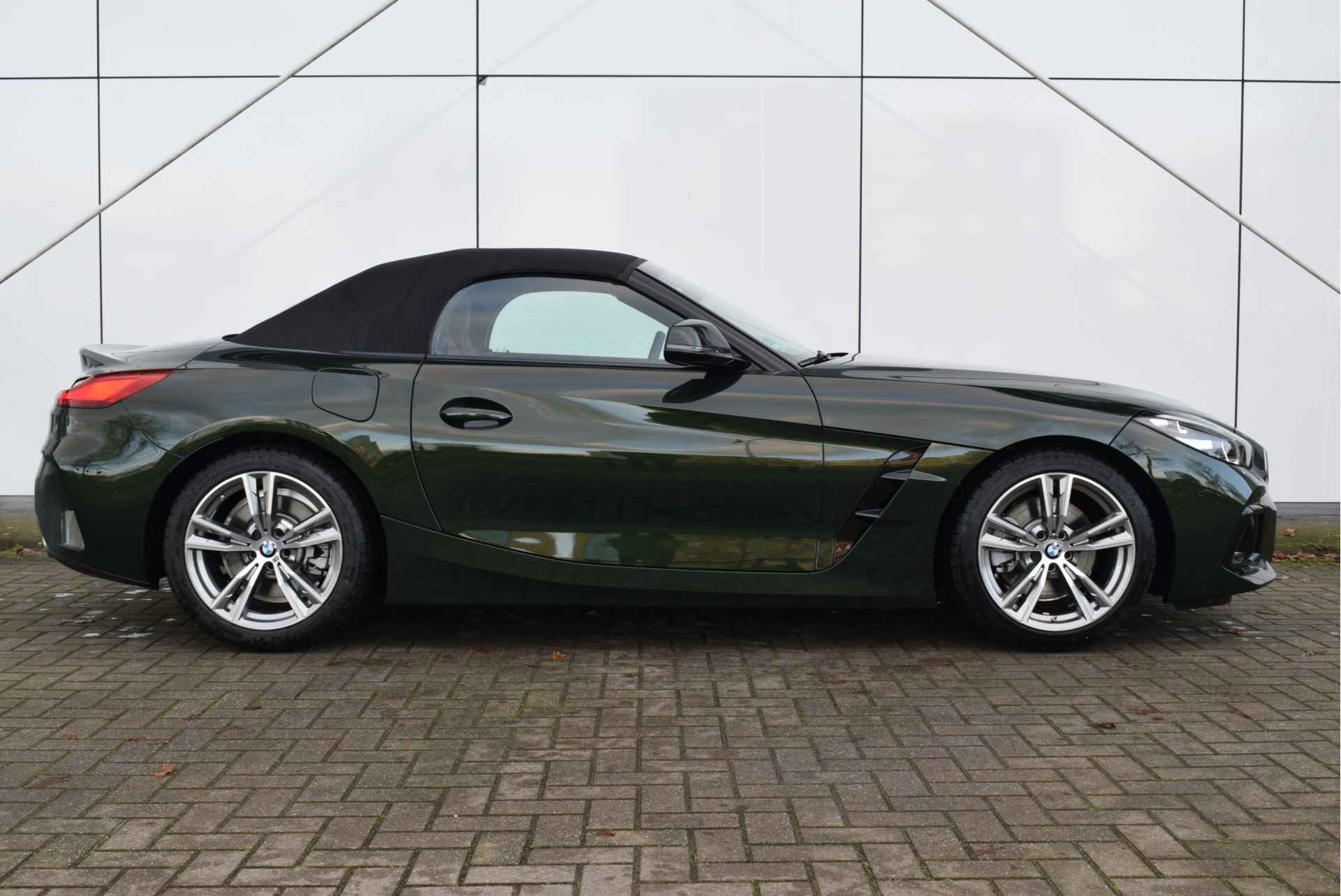 BMW Z4 Roadster sDrive20i High Executive M Sport Automaat / Verwarmd stuurwiel / Comfort Access / Stoelverwarming / Adaptieve LED / Active Cruise Control / Parking Assistant / Head-Up - 31/32