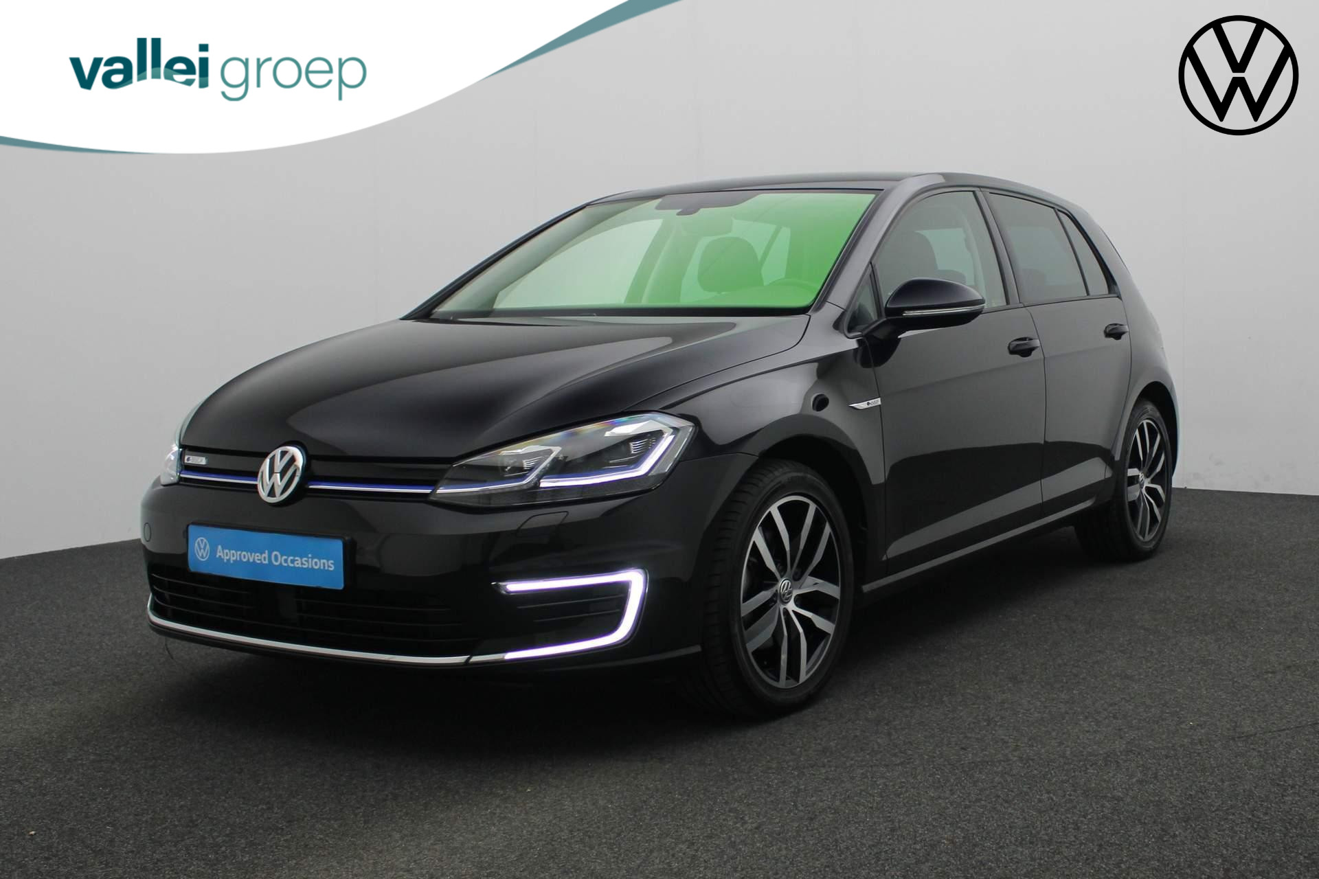 Volkswagen e-Golf E-DITION 136PK | Warmtepomp | Camera | Navi | Stoelverwarming | ACC | Keyless | Virtual Cockpit | Verwarmbare voorruit