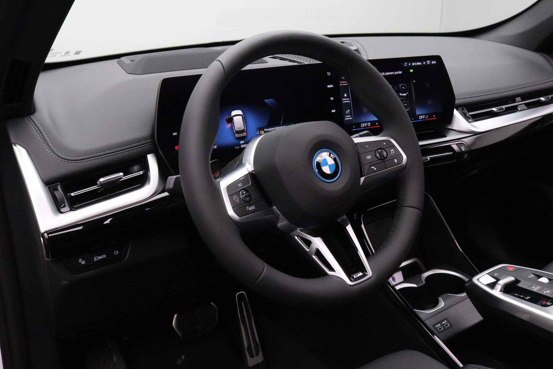 BMW iX1 xDrive30 67 kWh | Comfort Access | High Executive | BMW Head-Up Display | M Sportpakket Pro | Driving Assistant | Harman-Kardon Sound System | . - 15/26