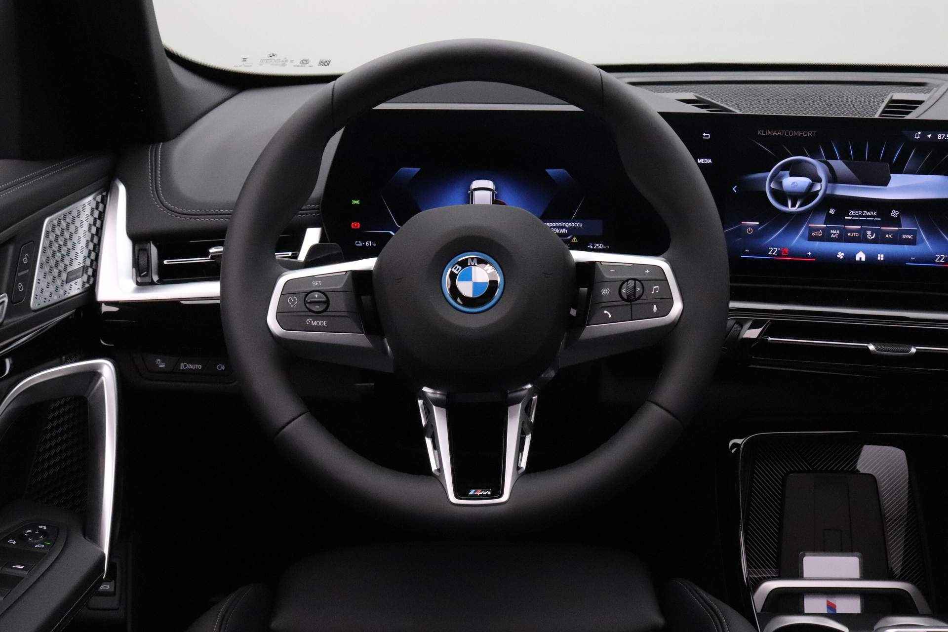 BMW iX1 xDrive30 67 kWh | Comfort Access | High Executive | BMW Head-Up Display | M Sportpakket Pro | Driving Assistant | Harman-Kardon Sound System | . - 23/26