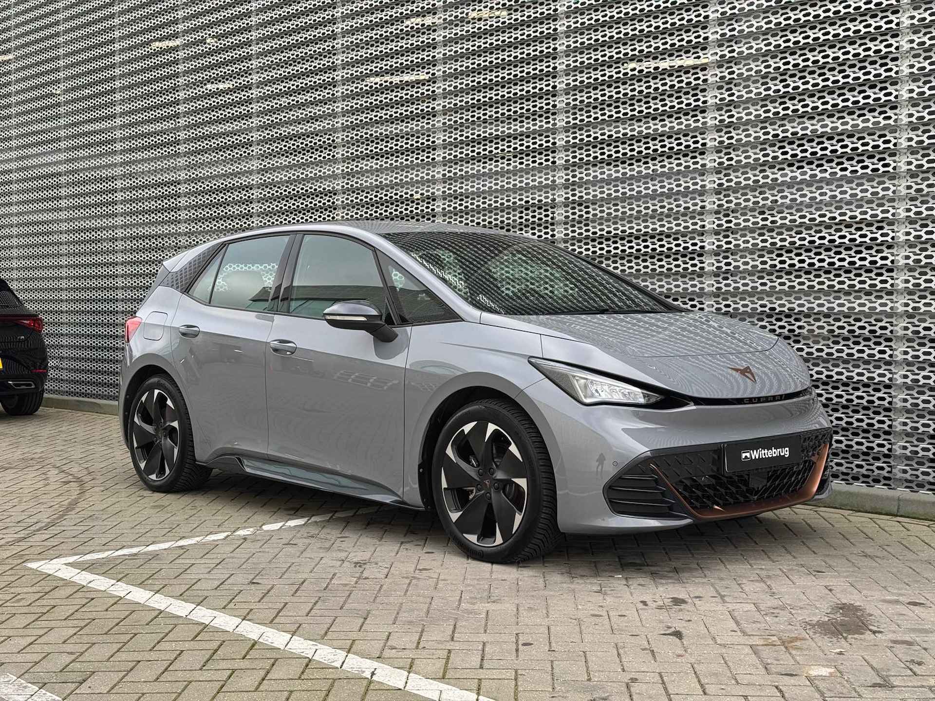 CUPRA Born Performance 62 kWh 204PK / €2000,- Subsidie / 18" LMV / Panoramadak / Stuur + Stoelverwarming / Digitale Cockpit - 10/28