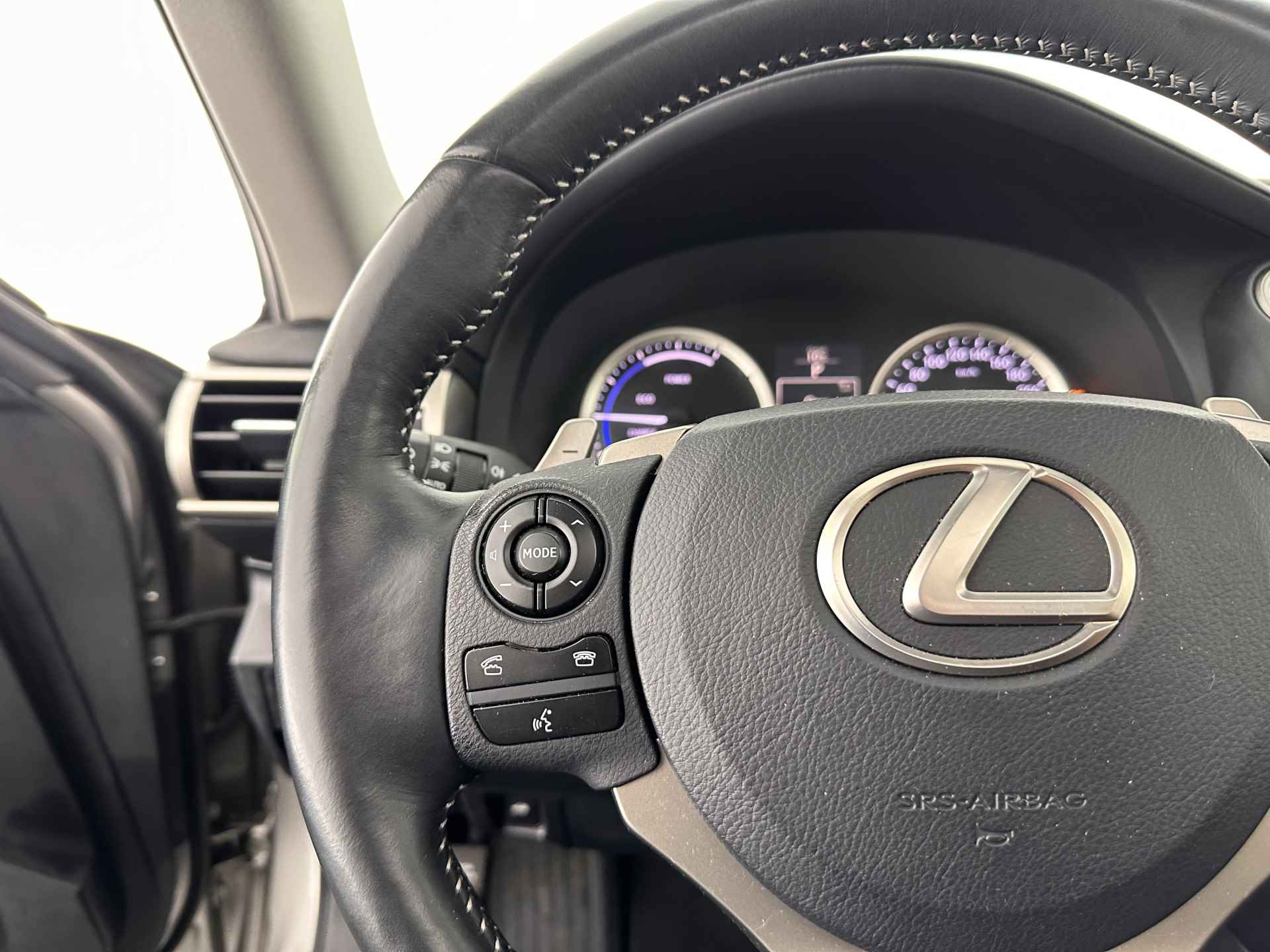 Lexus IS 300h Edition Aut. *PANO | NAPPA-FULL-LEATHER | FULL-LED | NAVI-FULLMAP | CAMERA | KEYLESS | ECC | PDC | CRUISE | TOWBAR | SHIFT-PADDLES | LANE-ASSIST | COMFORT-SEATS | 17''ALU* - 19/30