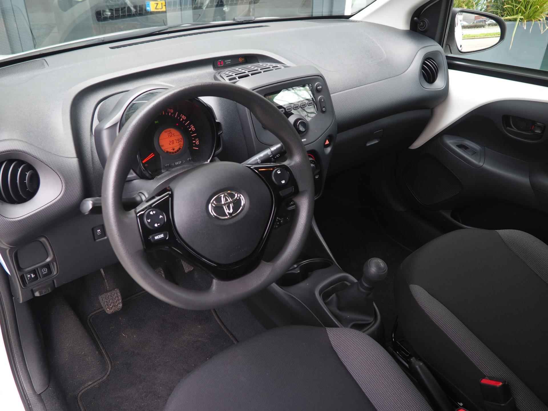 Toyota Aygo 1.0 VVT-i x-fun / Bluetooth / Speedlimiter / Airconditioning / LED - 6/20