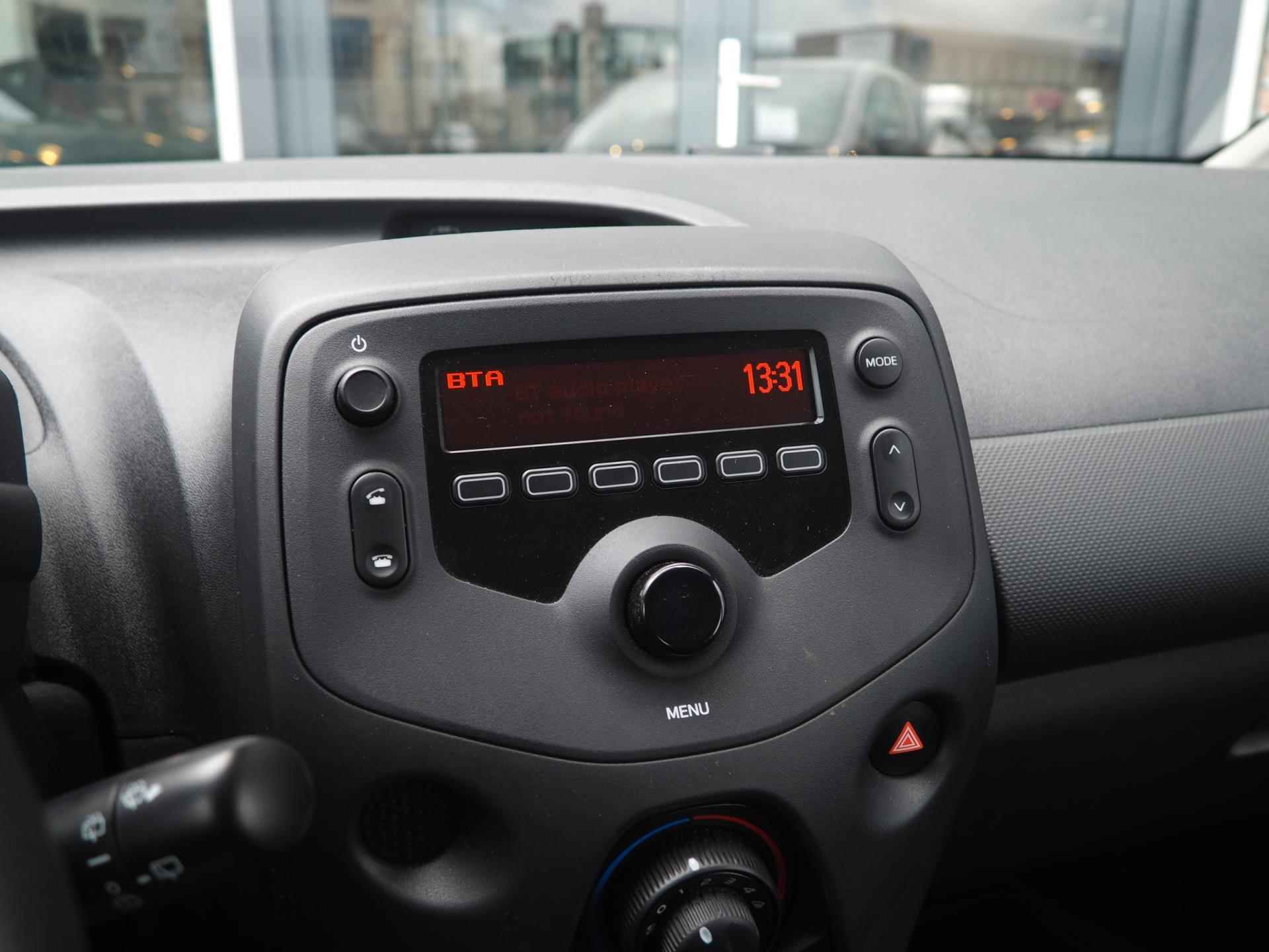 Toyota Aygo 1.0 VVT-i x-fun / Bluetooth / Speedlimiter / Airconditioning / LED - 12/20