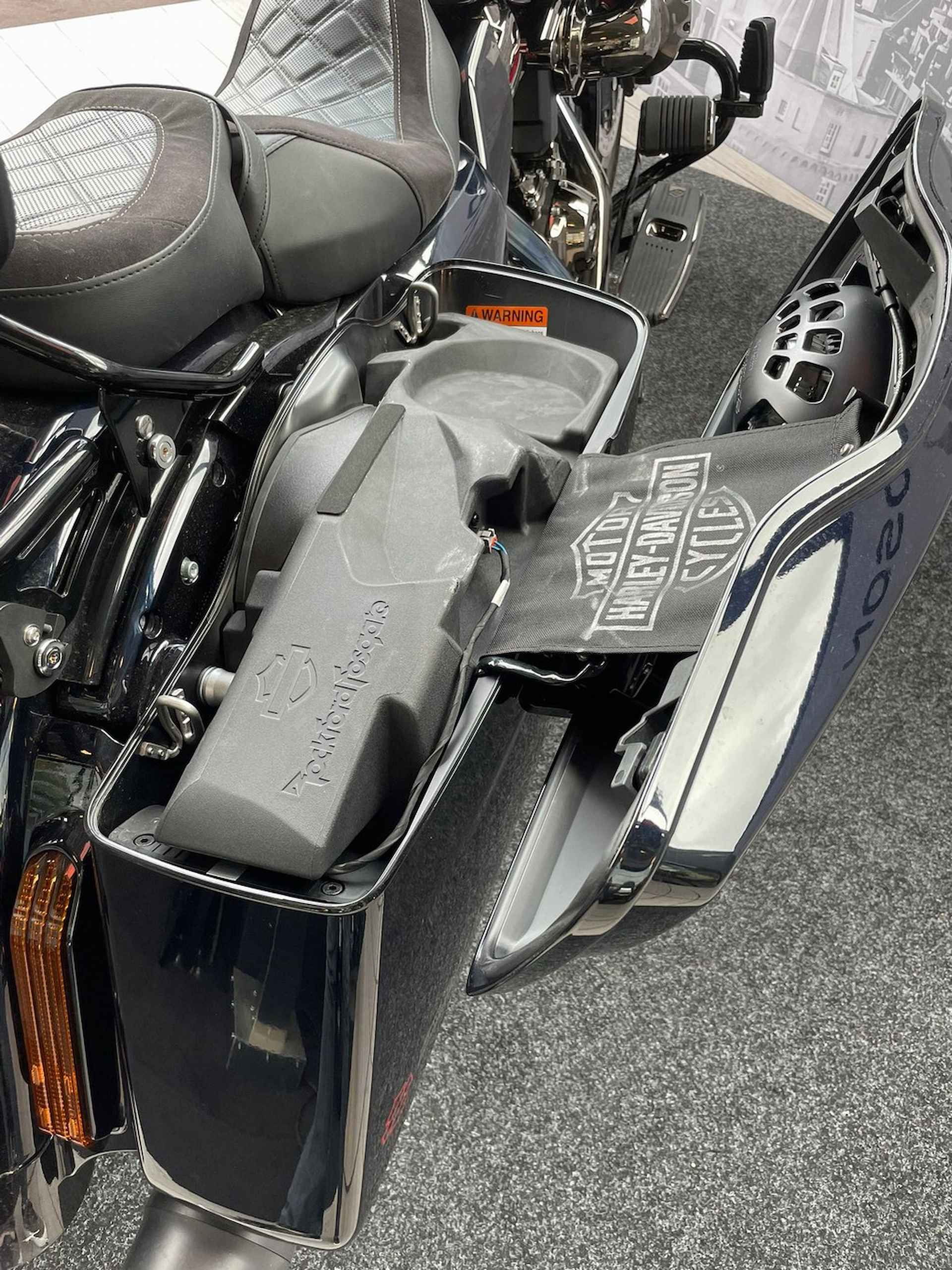 Harley-Davidson FLTRXSE CVO ROAD GLIDE - 7/9