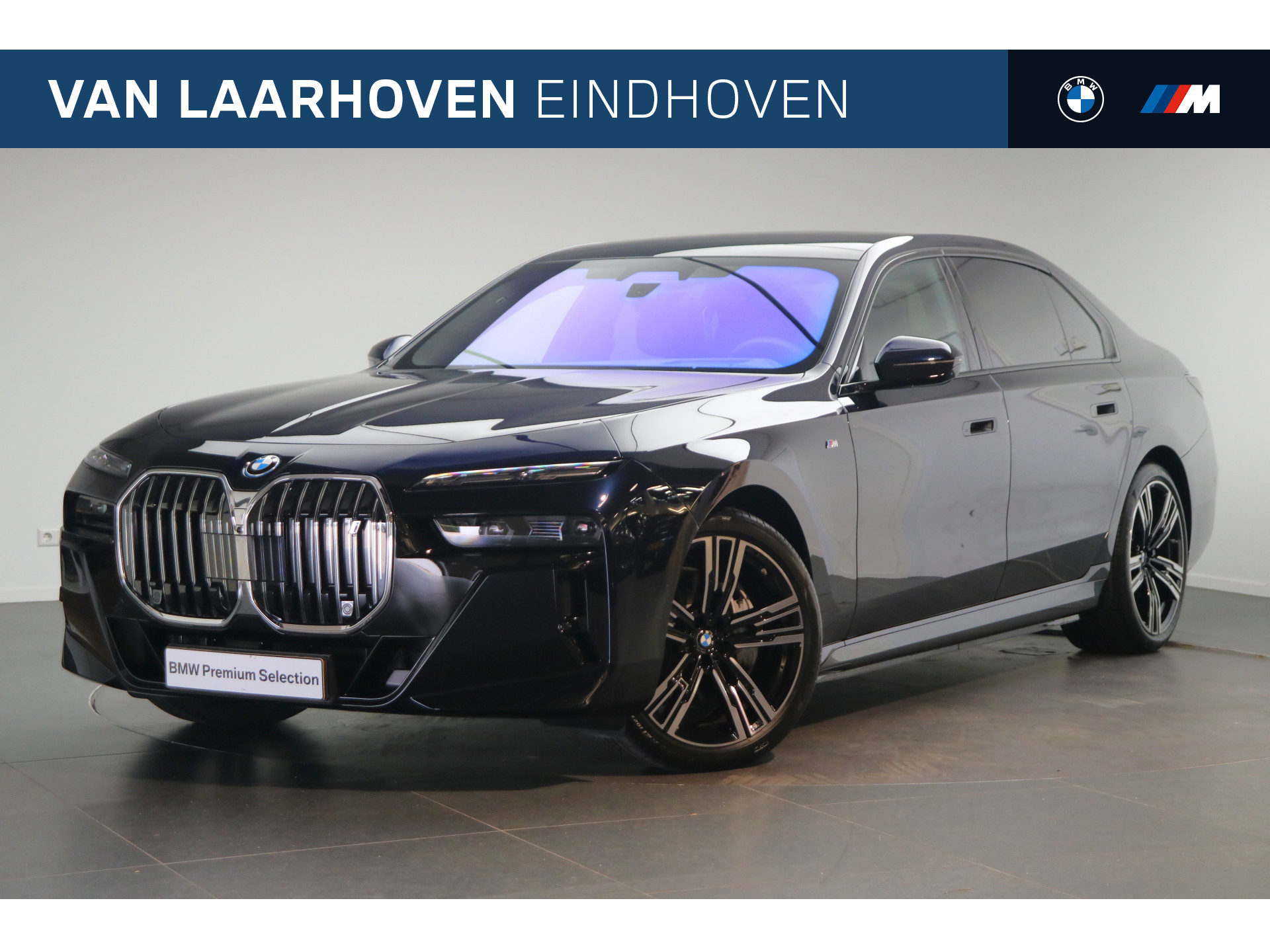 BMW i7 xDrive60 High Executive M Sport / Panoramadak Sky Lounge / Active Steering / Stoelventilatie / Massagefunctie / Parking Assistant Professional / Live Cockpit Professional / Demo