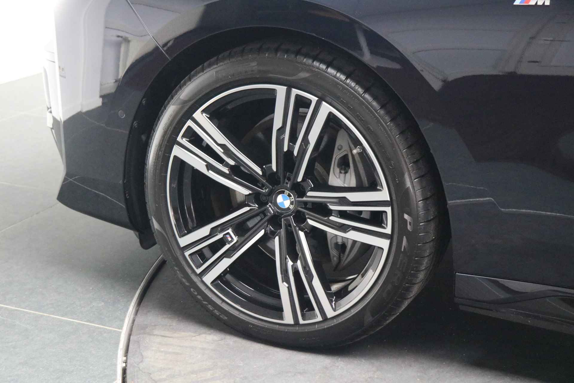 BMW i7 xDrive60 High Executive M Sport / Panoramadak Sky Lounge / Active Steering / Stoelventilatie / Massagefunctie / Parking Assistant Professional / Live Cockpit Professional / Demo - 7/26