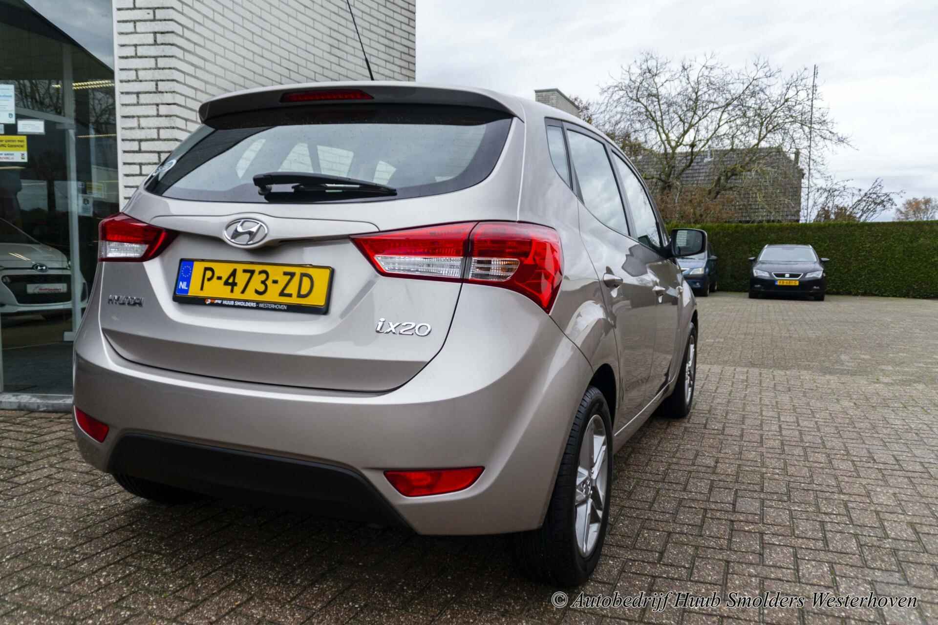 Hyundai ix20 1.4i Go! - 38/49