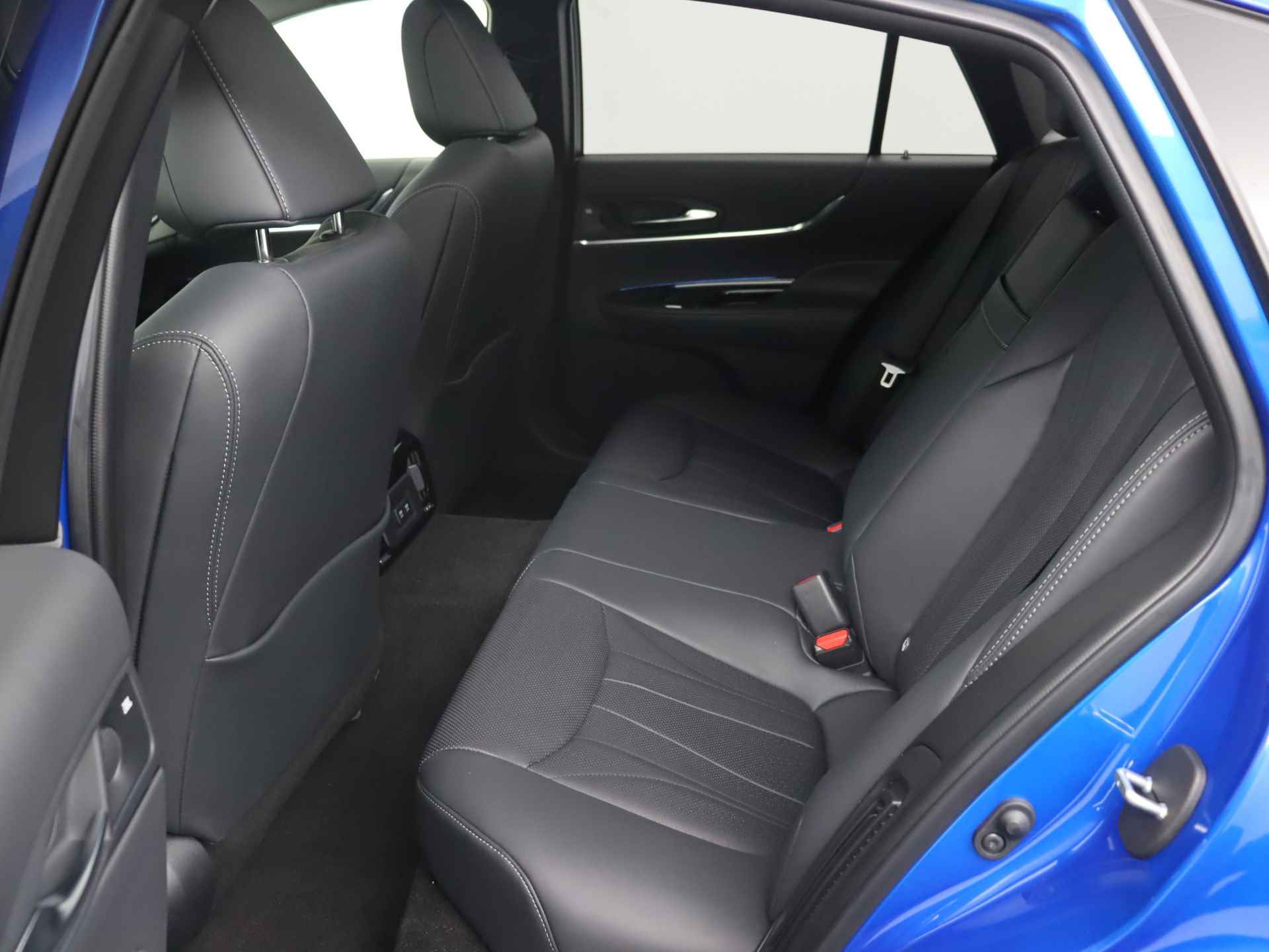 Toyota Mirai Prestige | Leder | Navigatie | Elektrisch verstelbare stoelen | Head up Display | Panoramadak | - 16/33