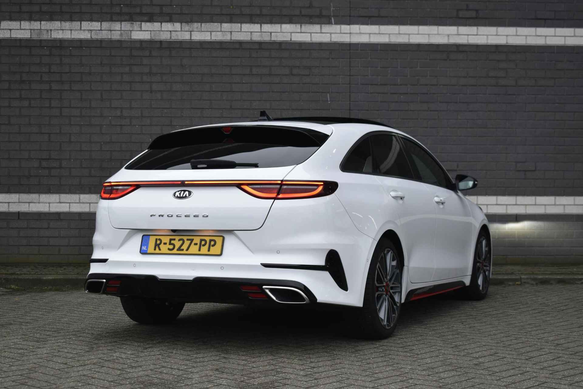 Kia ProCeed 1.6 T-GDI GT / Panoramadak / Stoel-Stuurverwarming / 200PK / JBL audio - 2/56