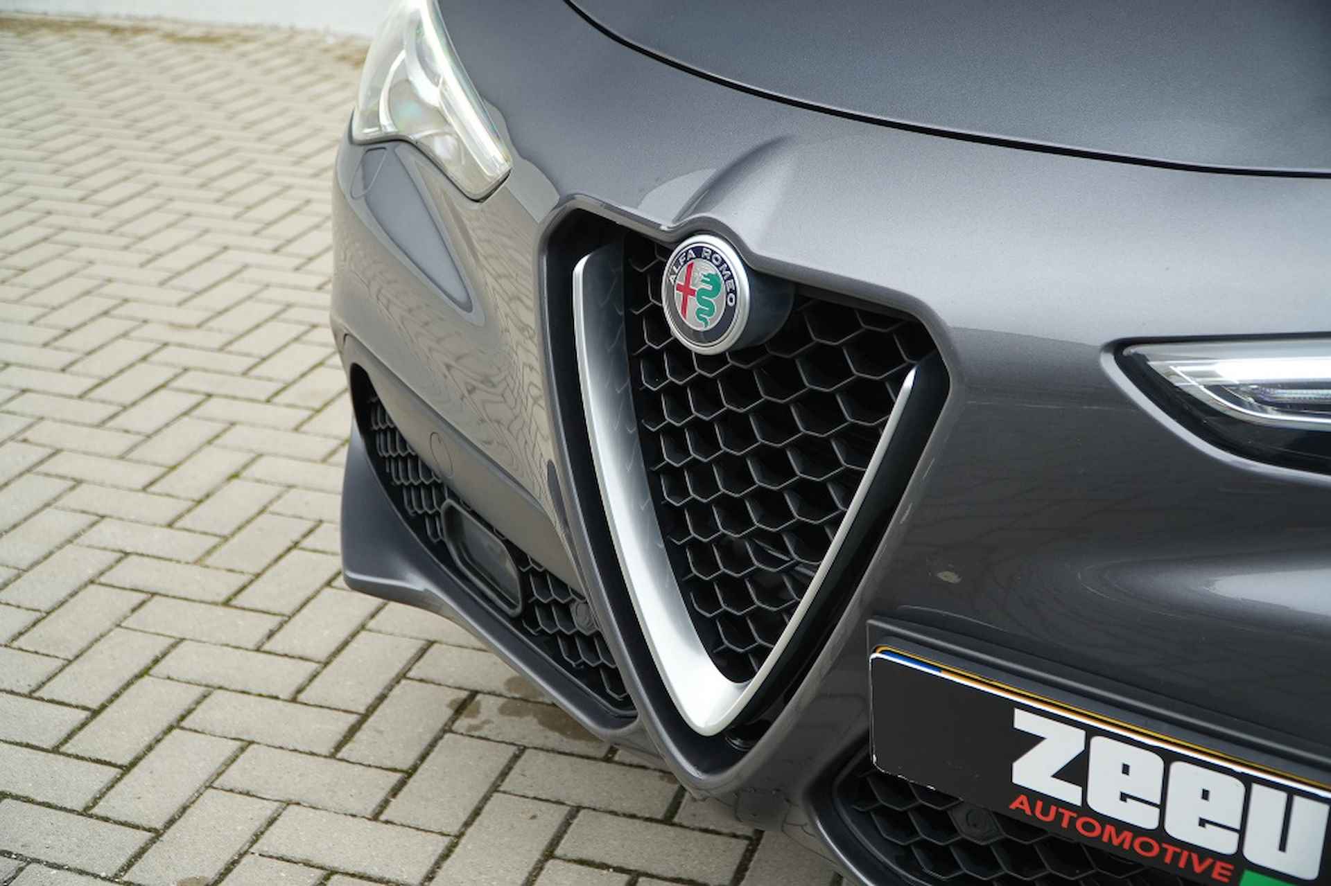 Alfa romeo Stelvio 2.0 Turbo AWD 200 PK Super | Leder | Navi | Driver | 19" - 4/35