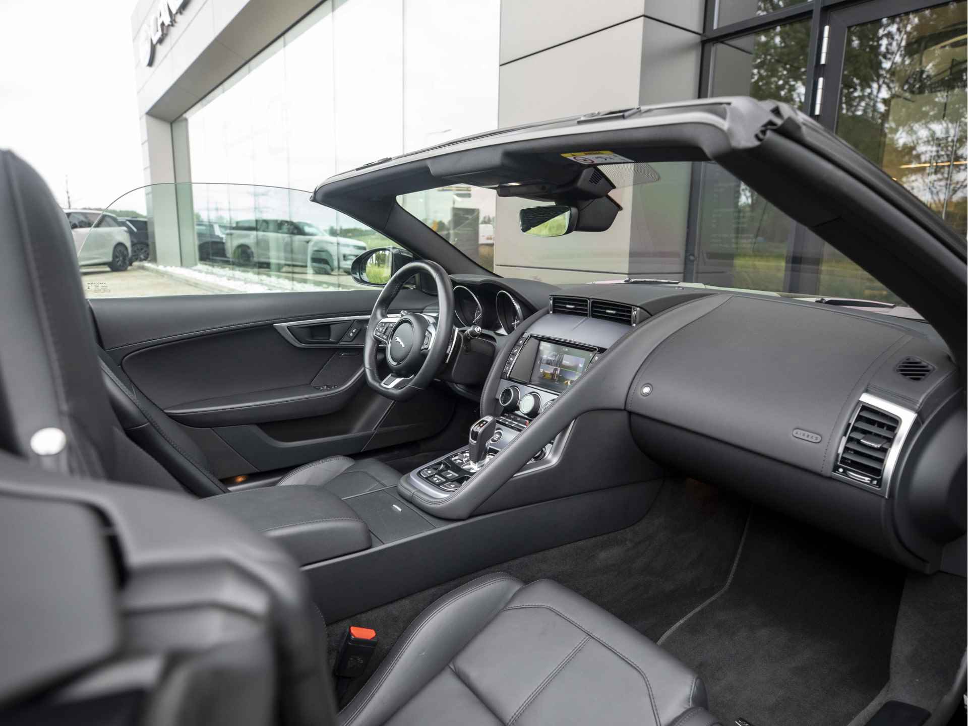 Jaguar F-Type 2.0T R-Dynamic Dealer onderhouden | Stuurwielverwarming | Meridian - 42/53