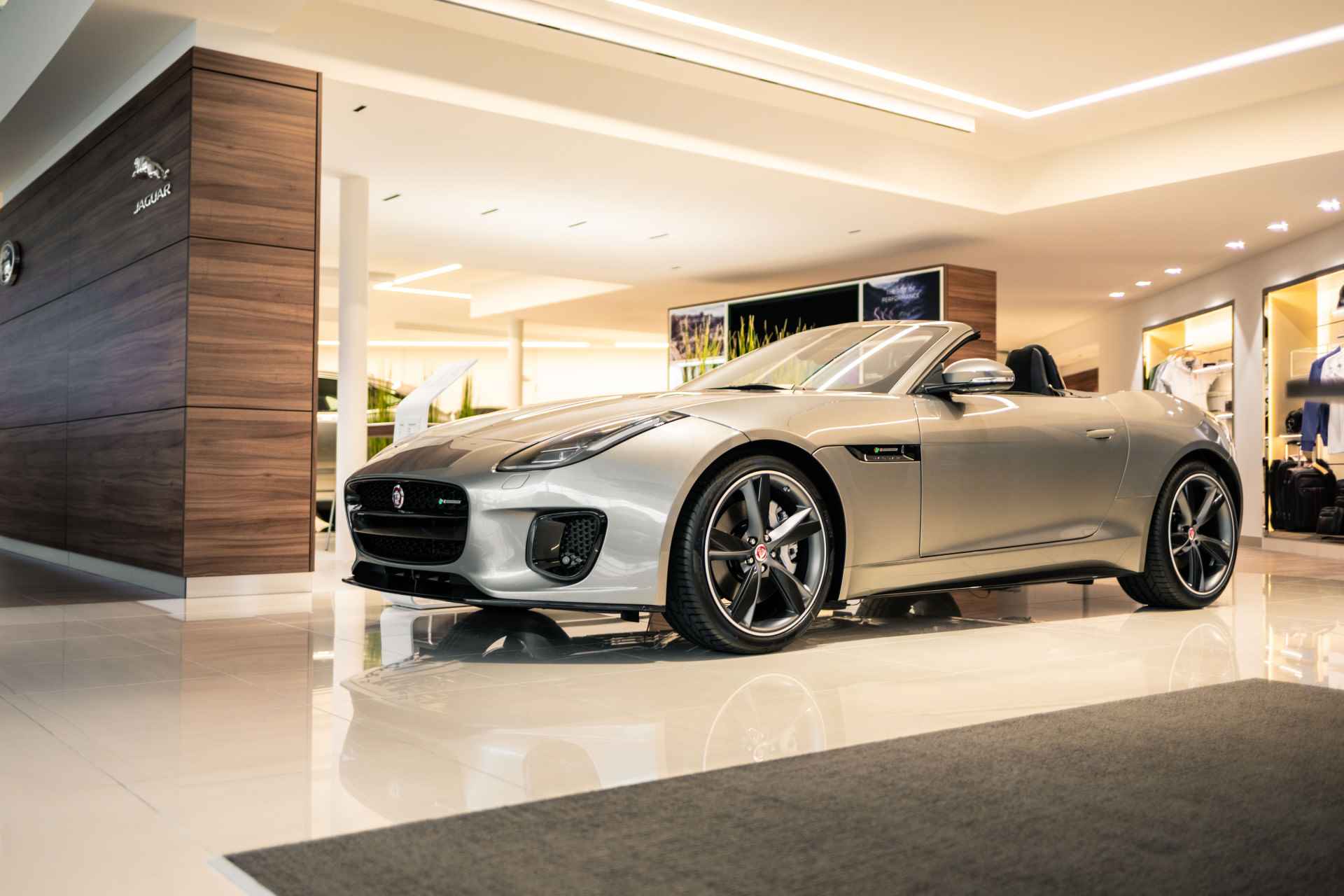 Jaguar F-Type 2.0T R-Dynamic Dealer onderhouden | Stuurwielverwarming | Meridian - 47/53