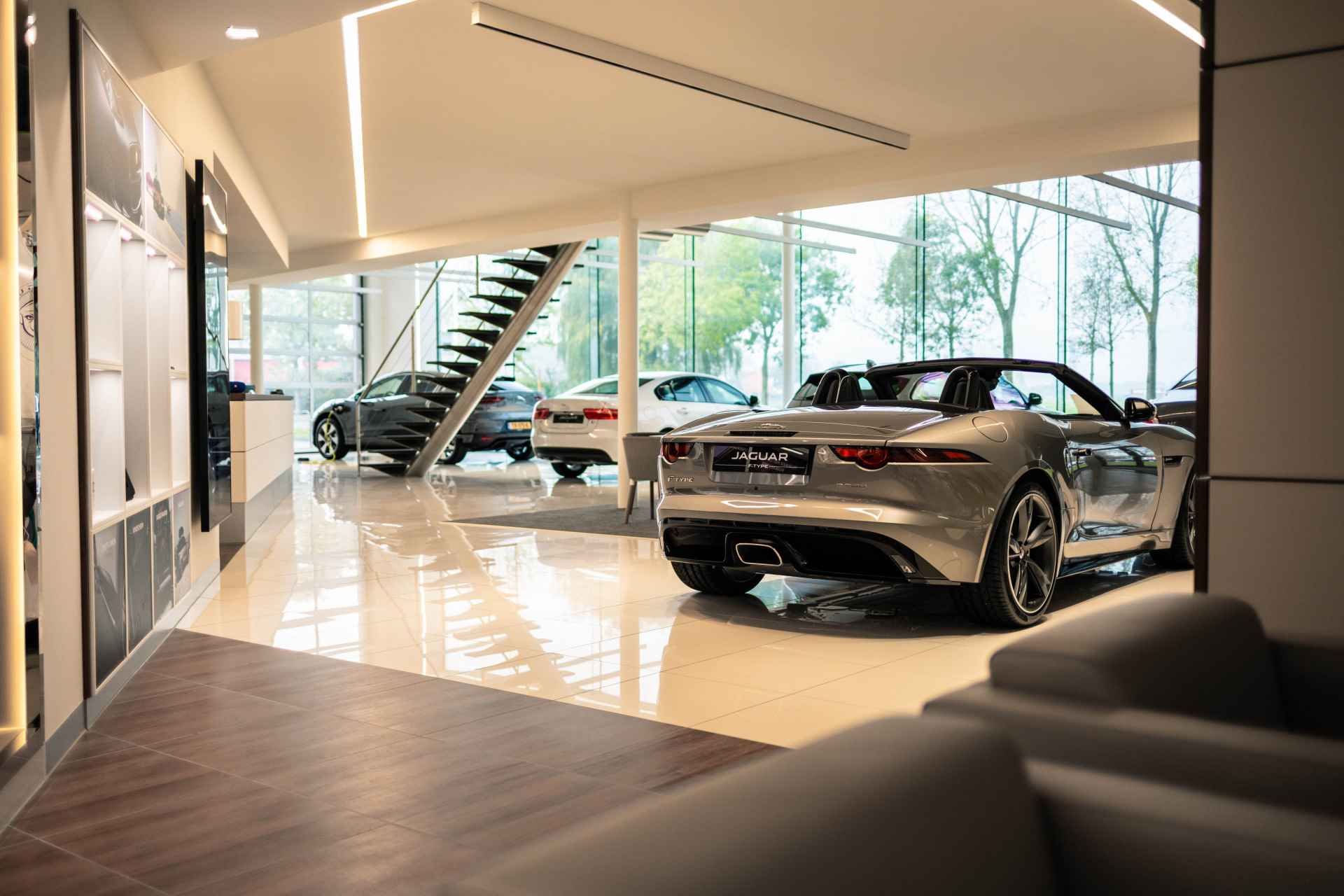 Jaguar F-Type 2.0T R-Dynamic Dealer onderhouden | Stuurwielverwarming | Meridian - 51/53