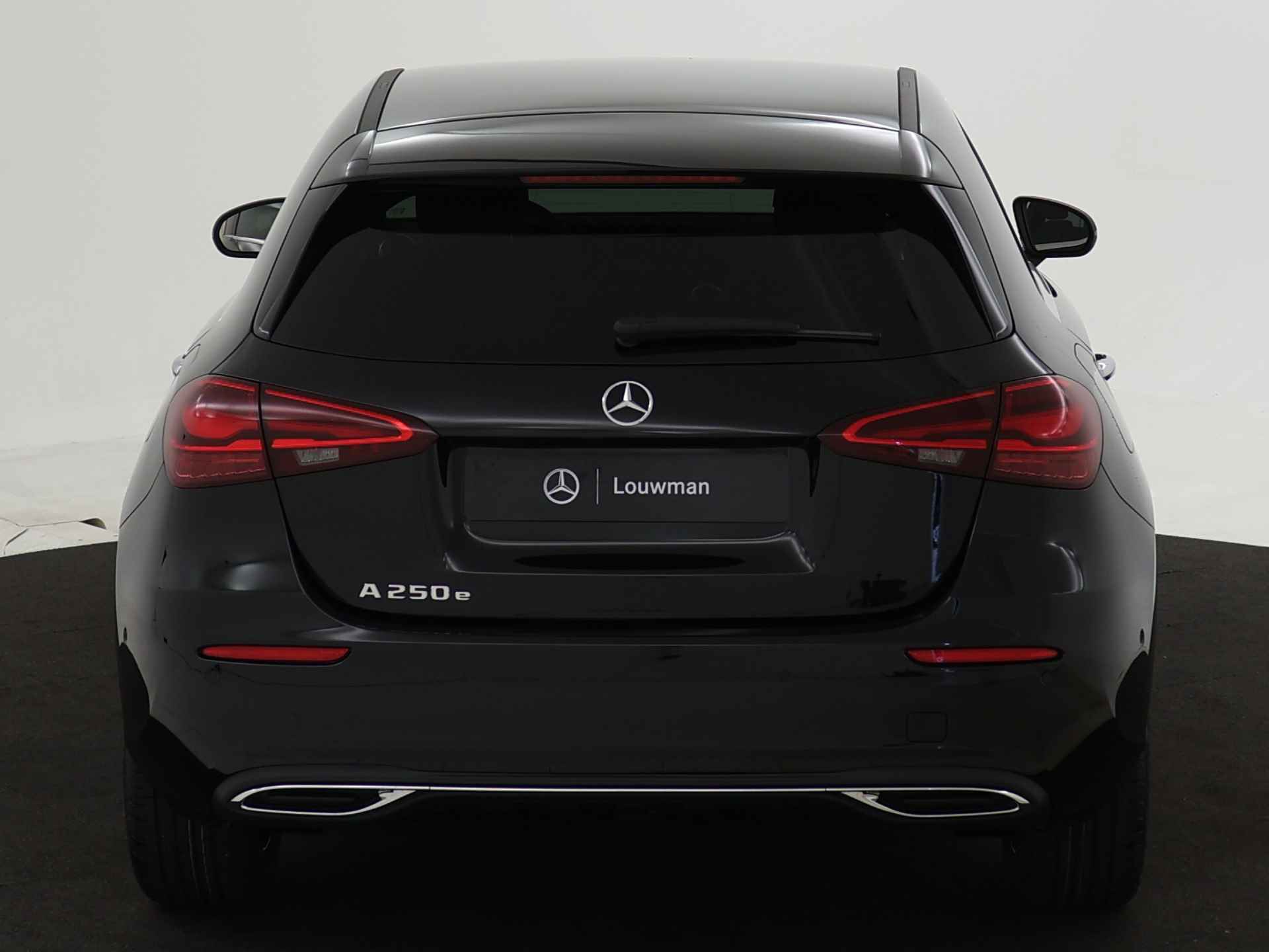 Mercedes-Benz A-Klasse 250 e Star Edition | Dodehoekassistent | Extra USB-poorten | Sfeerverlichting | Verwarmde stoelen vooraan | Luxury Line |  Antidiefstalpakket GUARD 360° | Parkeerpakket met achteruitrijcamera | - 25/37