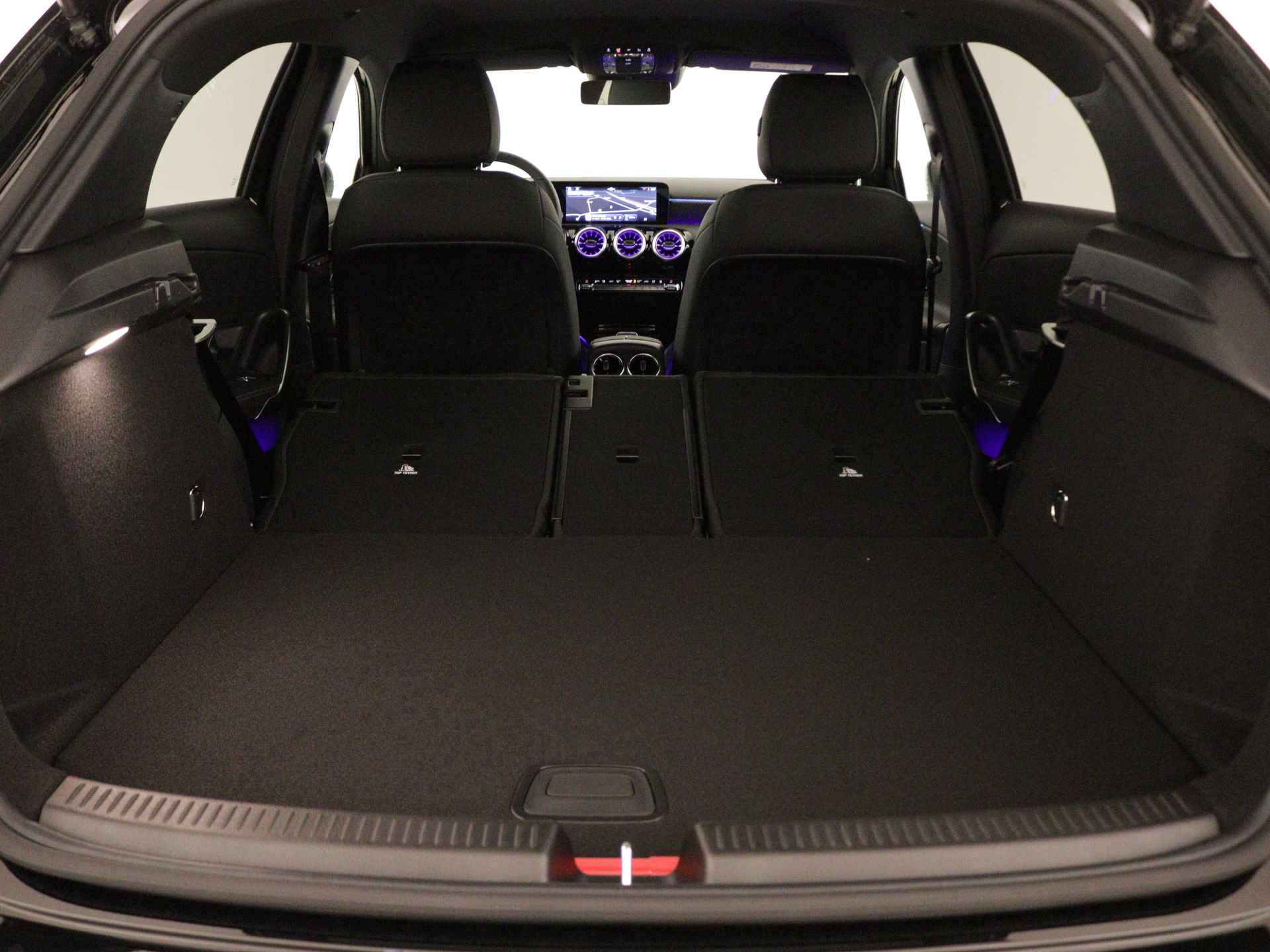 Mercedes-Benz A-Klasse 250 e Star Edition | Dodehoekassistent | Extra USB-poorten | Sfeerverlichting | Verwarmde stoelen vooraan | Luxury Line |  Antidiefstalpakket GUARD 360° | Parkeerpakket met achteruitrijcamera | - 36/37