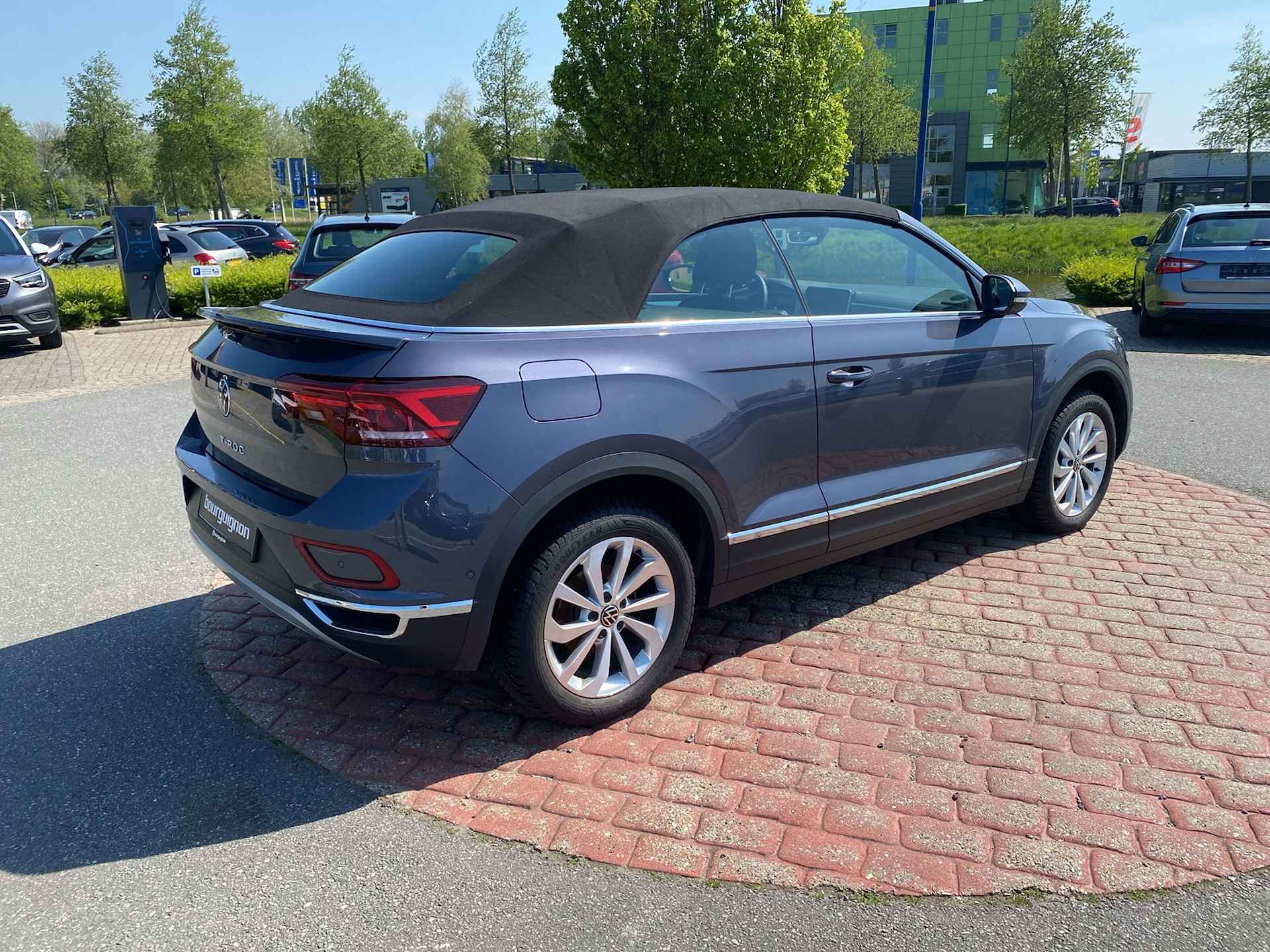 Volkswagen T-Roc Cabrio 1.0 TSI 110 pk Style | Navi | Clima | A-Camera | - 25/29